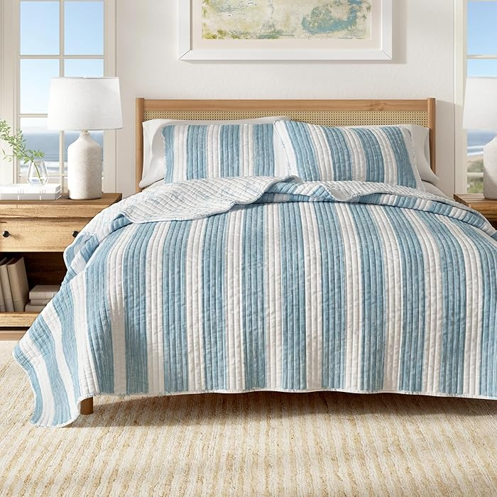 King Coastal Quilt Bedding Set, Summer Coastal Quilt with Shams, Beach 3-Piece Reversible All Sea... | Amazon (US)
