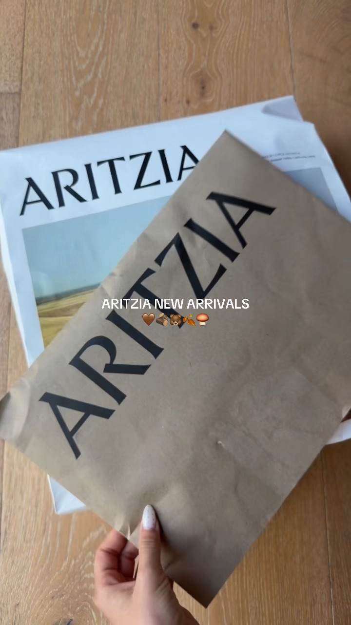 Aritzia new arrivals 🤎 Loving this brown shade for fall! These pieces are so good for the season. I’ll have everything linked on my LTK and I’ll be posting a try on soon! 



@Aritzia #aritziahaul #aritziafleece #aritziafall #aritziawonderyarn #aritziacacaonib