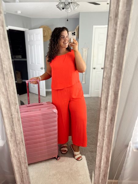 Comfortable travel day outfit 🧳🏝️
Matching set size XL 
#ootd #matchingset #traveloutfit #cozystyle #casuallutfits #sandals #travel #luggage #styleinspo #affordablefashion #founditonamazon

#LTKSeasonal #LTKcurves #LTKtravel