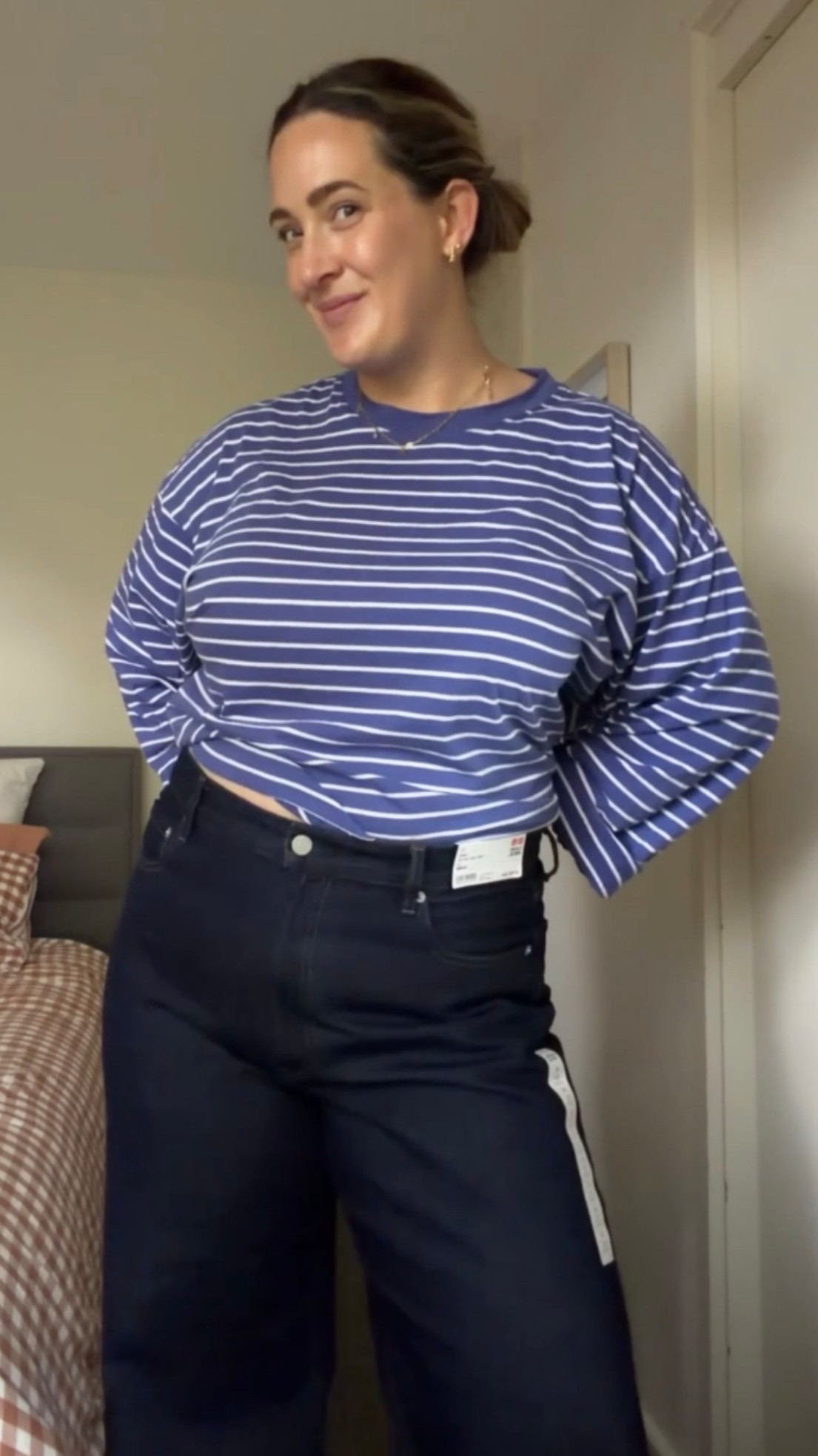 The $59 high rise dark wash jeans that will be the perfect piece for my  “jeans & a nice top” outfits 👏🏼

Wearing a size 34 🤎

#uniqlo #jeans #midsize #tryon

#LTKjeans #LTKmidsize