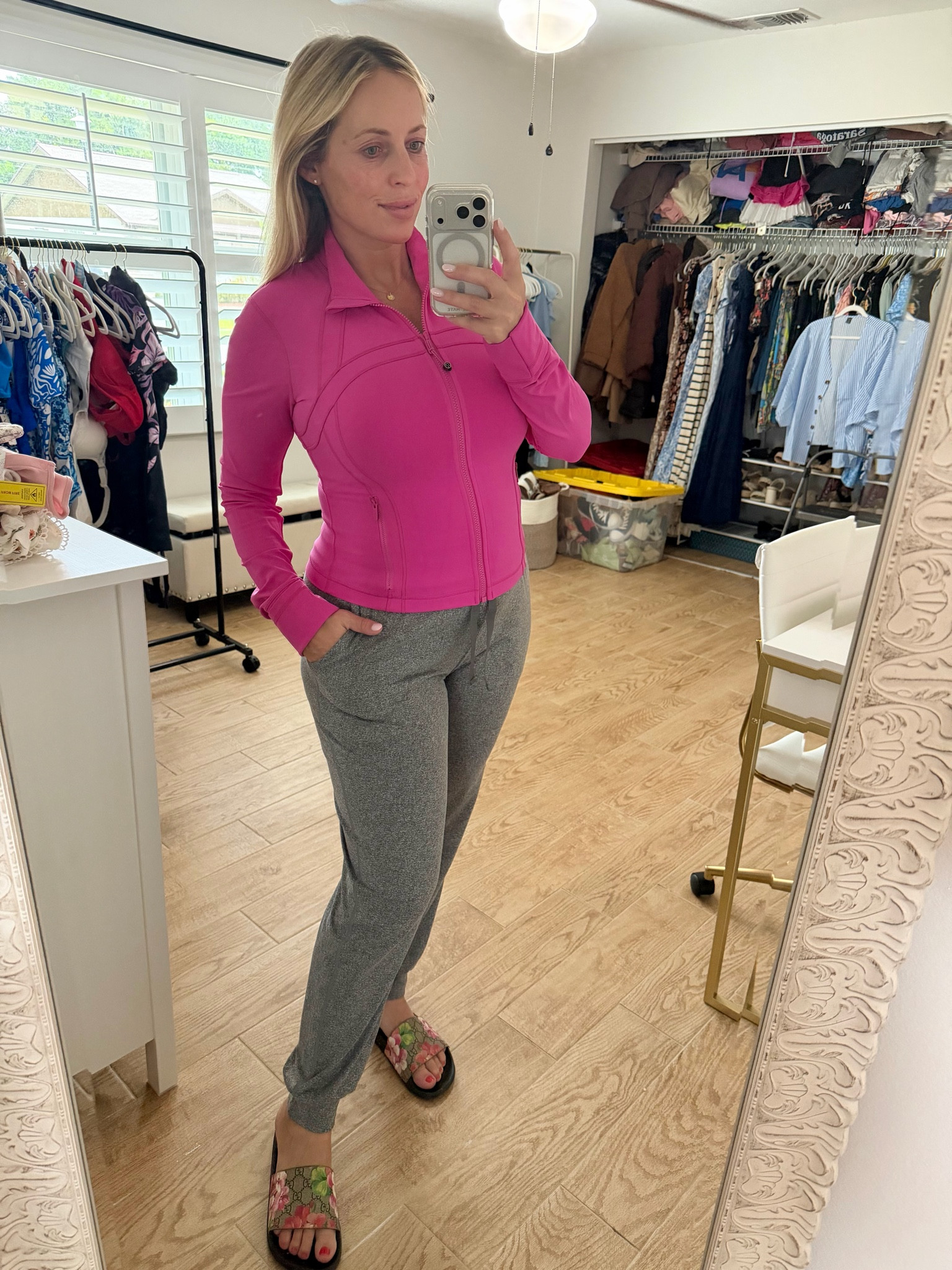 Errands outfit. 21 weeks pregnant. Lululemon jacket, wearing size 10. Wearing XL in Halara joggers. 



#LTKMidsize #LTKBump #LTKootd