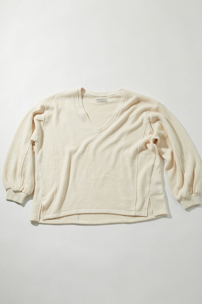 UO Lillu V-Neck Pullover Top | Urban Outfitters (US and RoW)