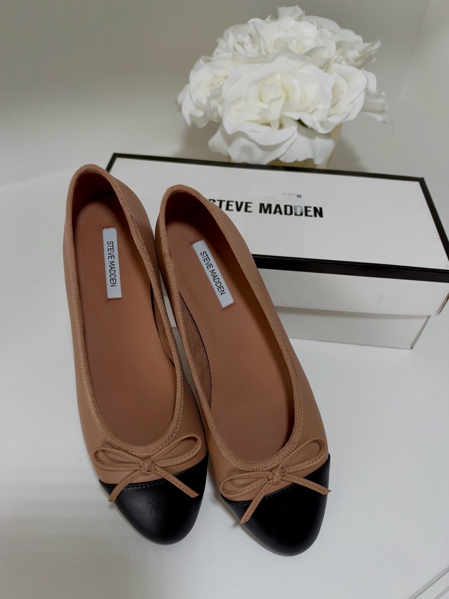 Perfect ballet flats for fall 
@Steve Madden US 
Beautiful color, soft leather and very comfortable! 
TTS. 

#stevemadden #flats #fall #ad

#LTKootd #LTKgrwm #LTKU