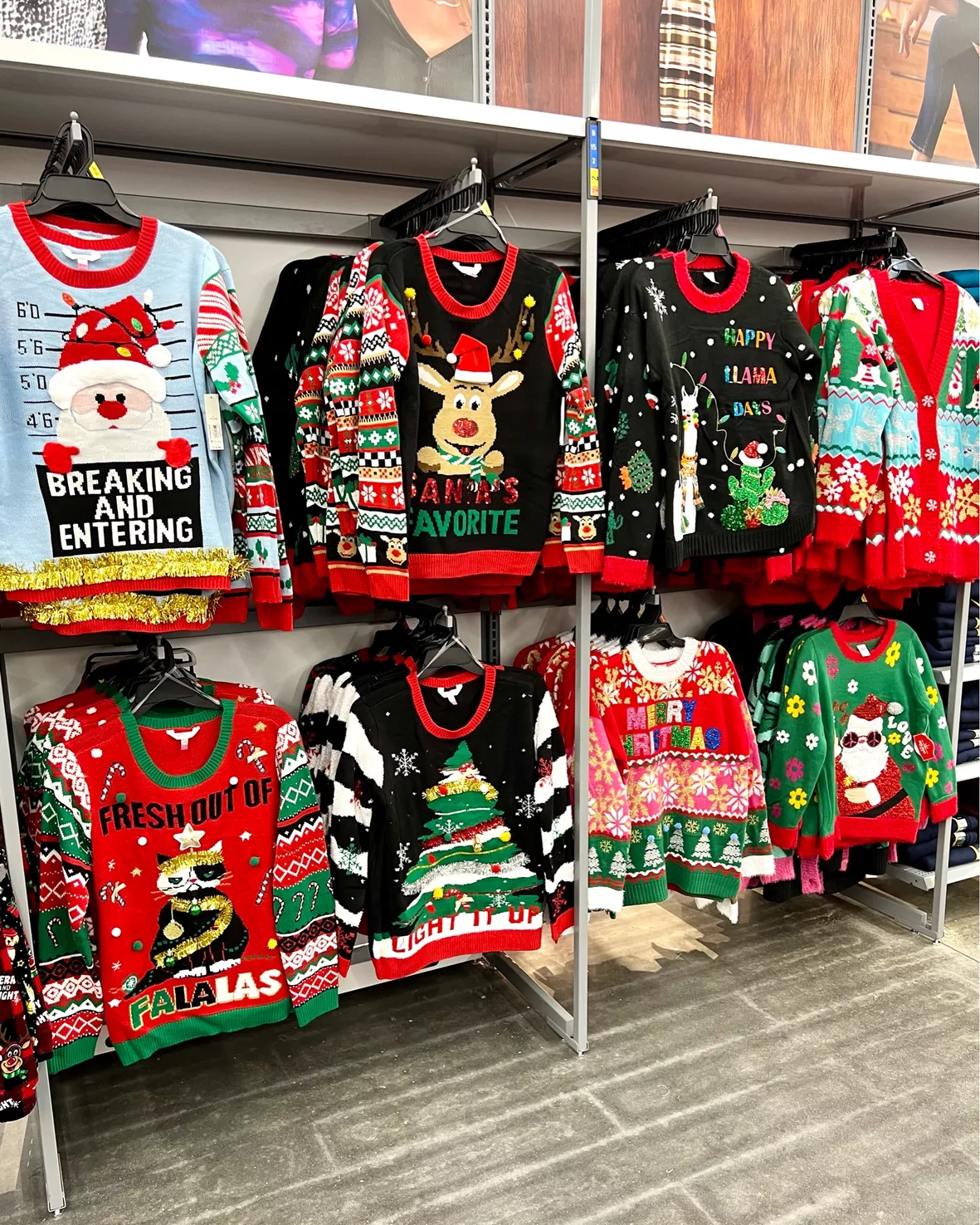 No Boundaries Juniors' Christmas Sweater 