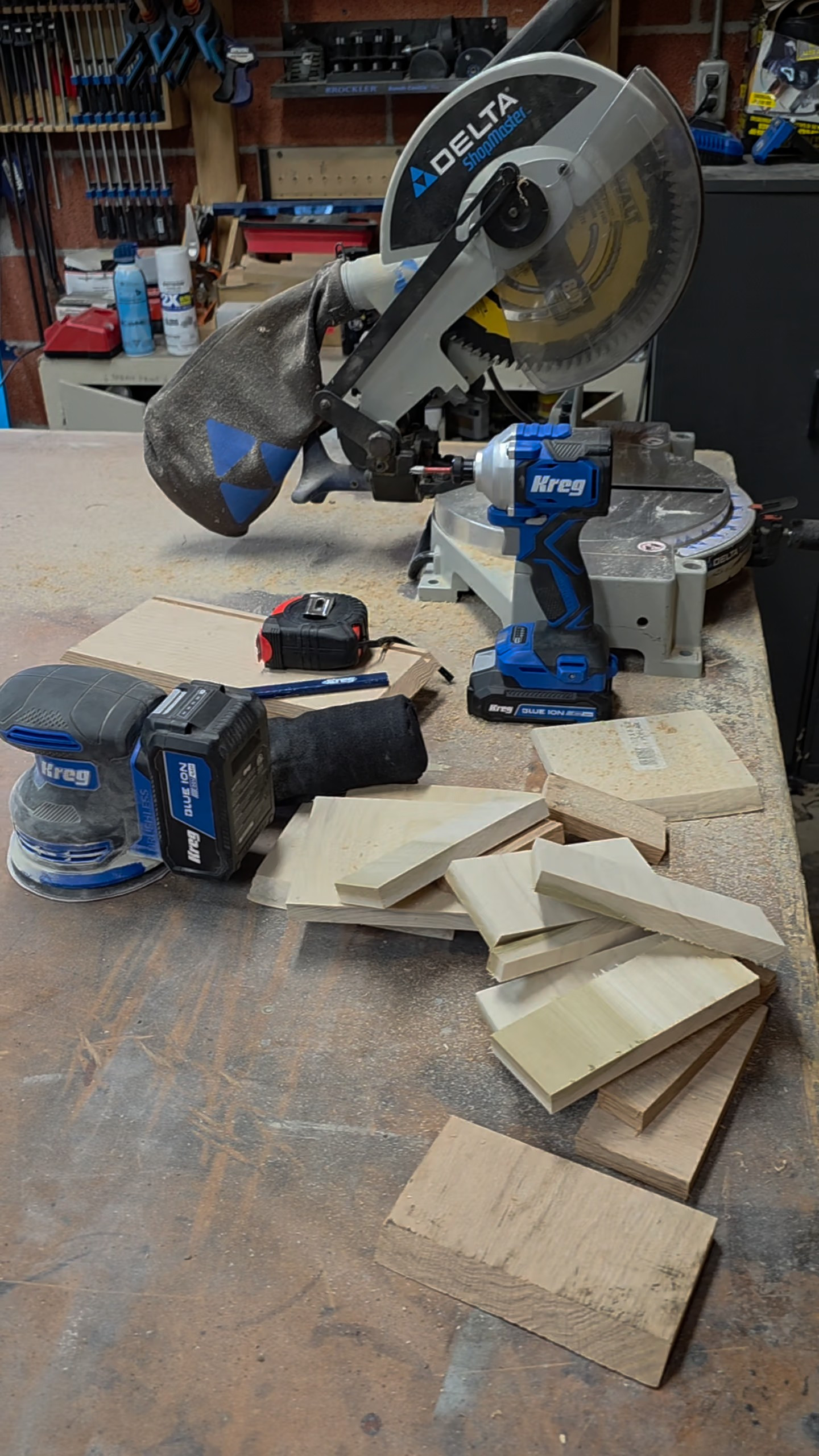 Cleaning up your woodworking projects just got a lot easier! Loving this new shop blower and wet dry vac from Kreg. 

 #diy