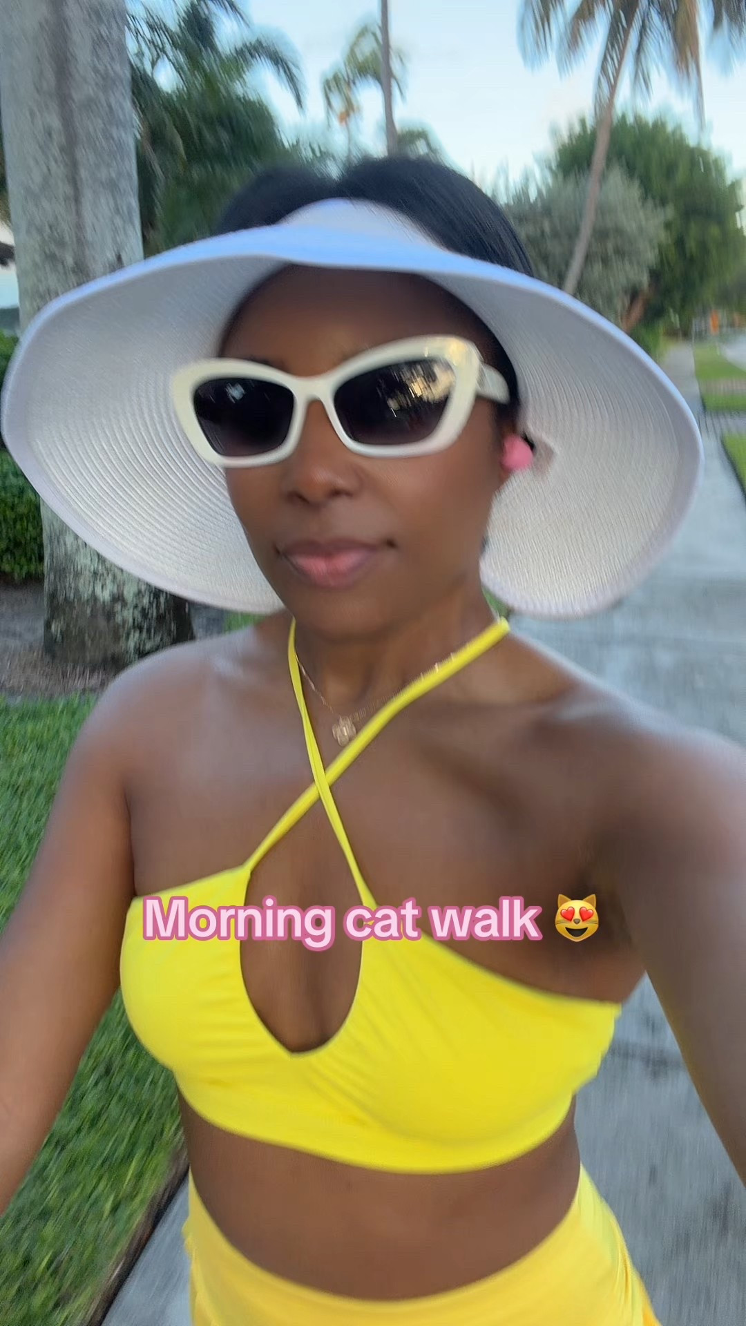 Cute workout set 💛hello

#LTKSeasonal #LTKActive #LTKFindsUnder50