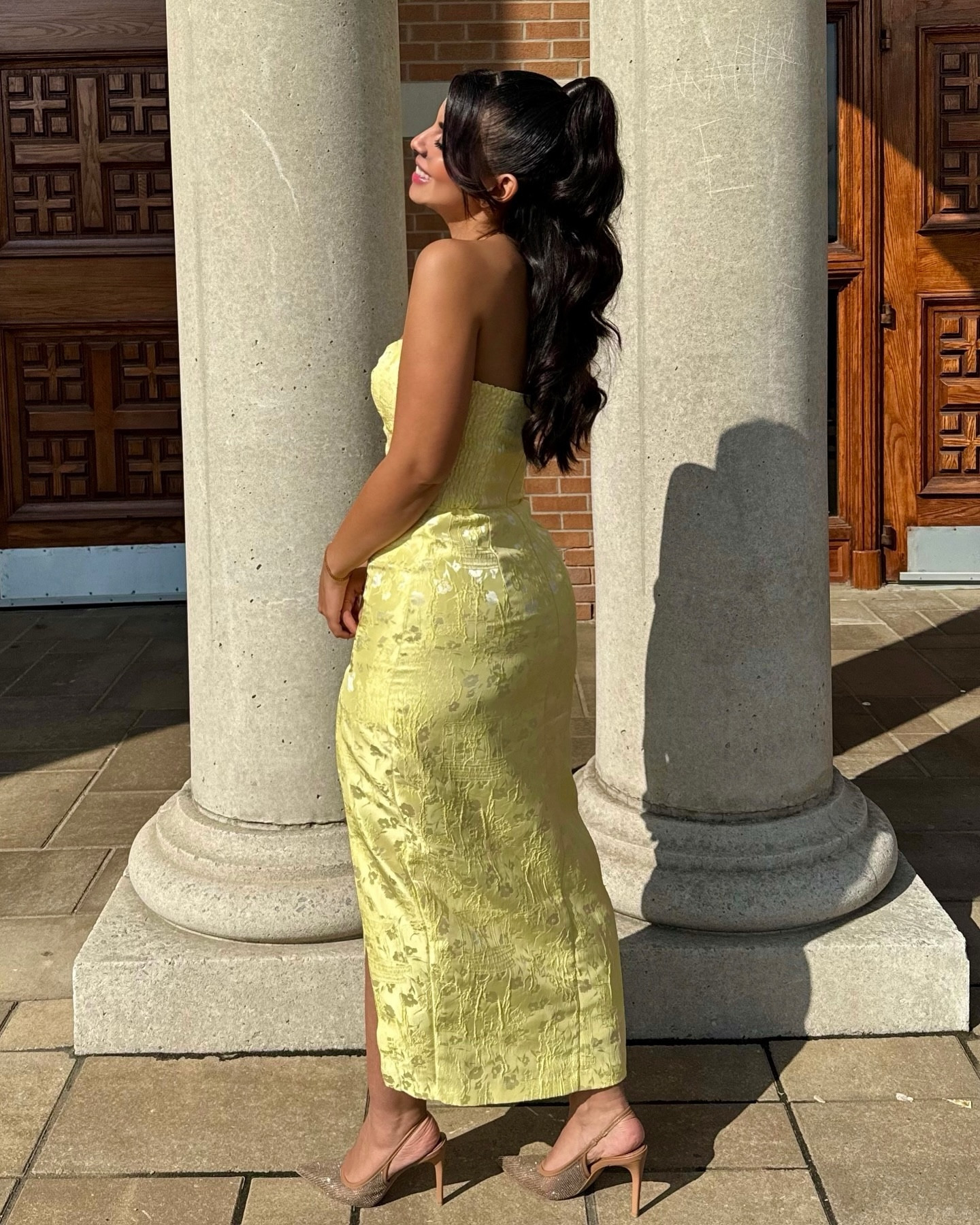 Belle of the ball 💛🍋🌼🌟

Yellow might scare some, but I say own it! If you shine like a highlighter, embrace it and light up the room ✨

Dress: @amandauprichard 

#weddingguestdresses #updohairstyles #disneyprincess #weddinginspiration