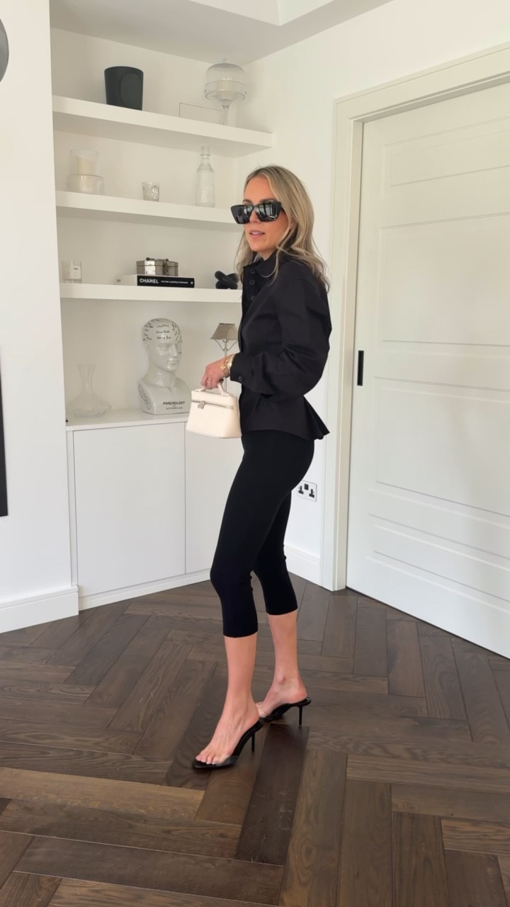 It’s capri season 🖤 

#LTKsummer #LTKtravel #LTKspring