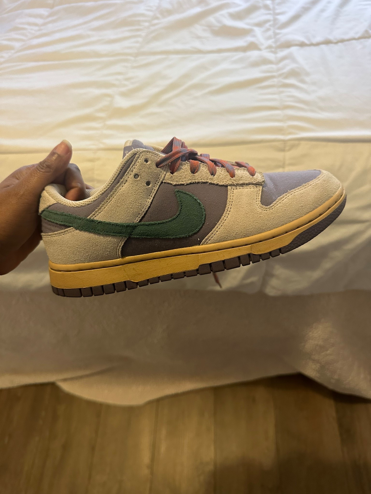 If you're looking for a sneaker that turns heads, the Nike Wmns Dunk Low 'Daybreak Bicoastal' is it. The Phantom suede overlays and Bicoastal green Swoosh create such a unique, premium look.
They are surprisingly versatile and perfect for adding a pop of personality to your spring/summer wardrobe. 🍇🌿
Shop them on my LTK before they sell out! 🛍️
#SneakerRelease #NikeWomen #OOTD #LTKunder150 #JokerDunks #SneakerCollection

#LTKootd #LTKmomlife #LTKOver40