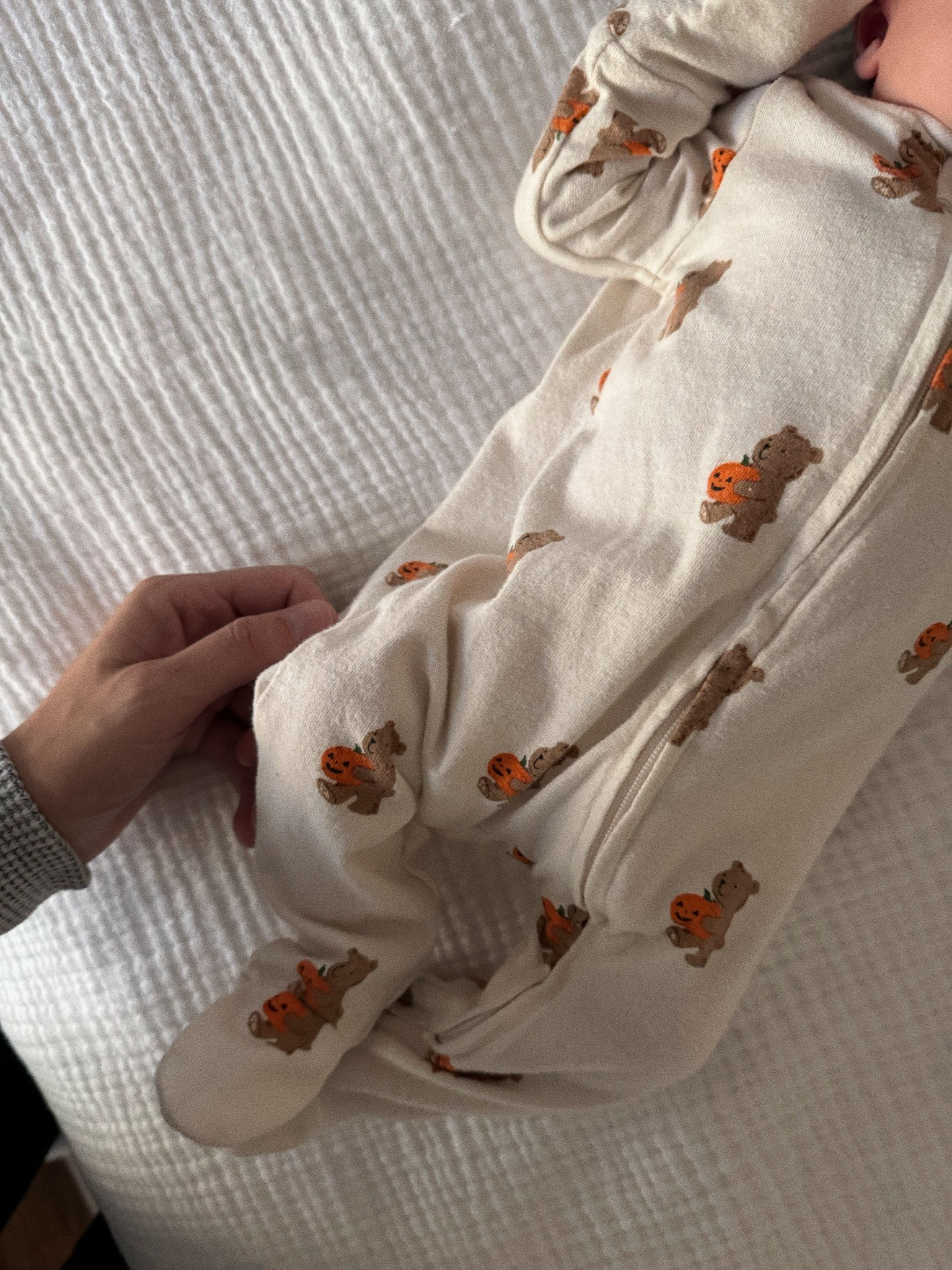October baby pajamas 🎃

Footie pajamas// Halloween pajamas

#LTKBaby #LTKSeasonal #LTKHalloween
