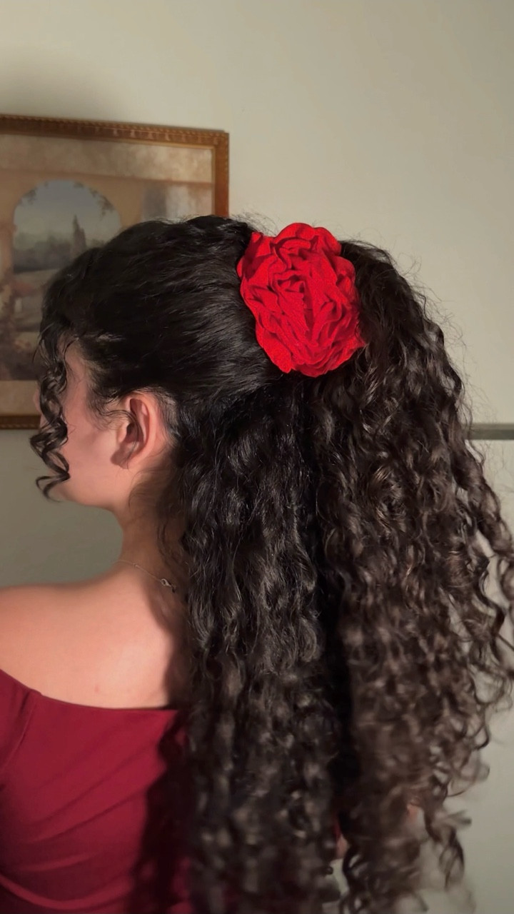 My fave curly hairstyle hack🌹✨

Have you tried it yet?
•
•
•
•
#beforeandafter #curlyhair #curlycut #hairtransformation #curltransformation #curls #hairstyle #transformation #curlyhairroutine #hairroutine #hairhacks #naturalhair #naturalcurls #hairinspo #curlyhaircommunity #curlyhairstyles #hairstyletutorial