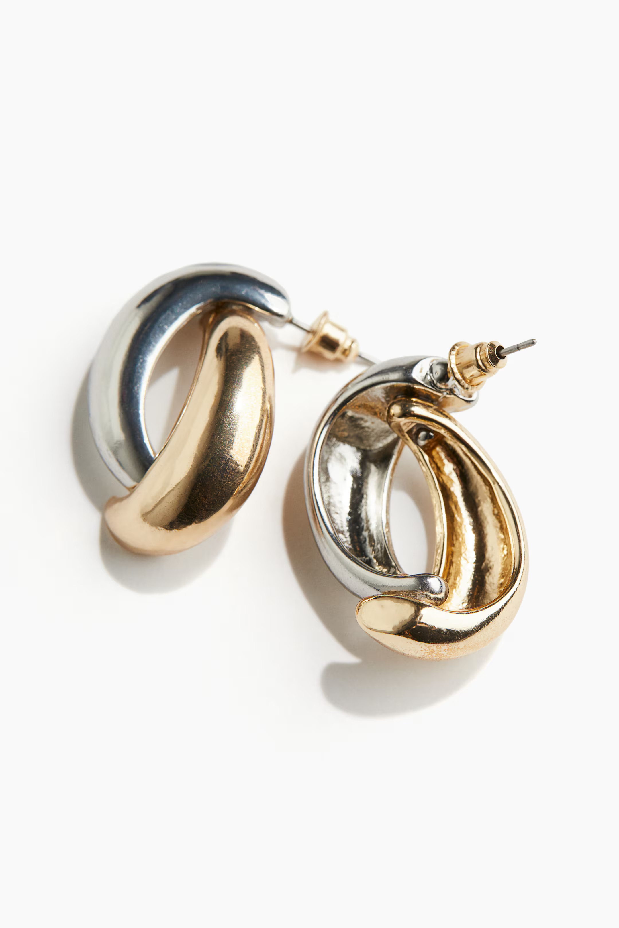 Two-toned earrings | H&M (UK, MY, IN, SG, PH, TW, HK)