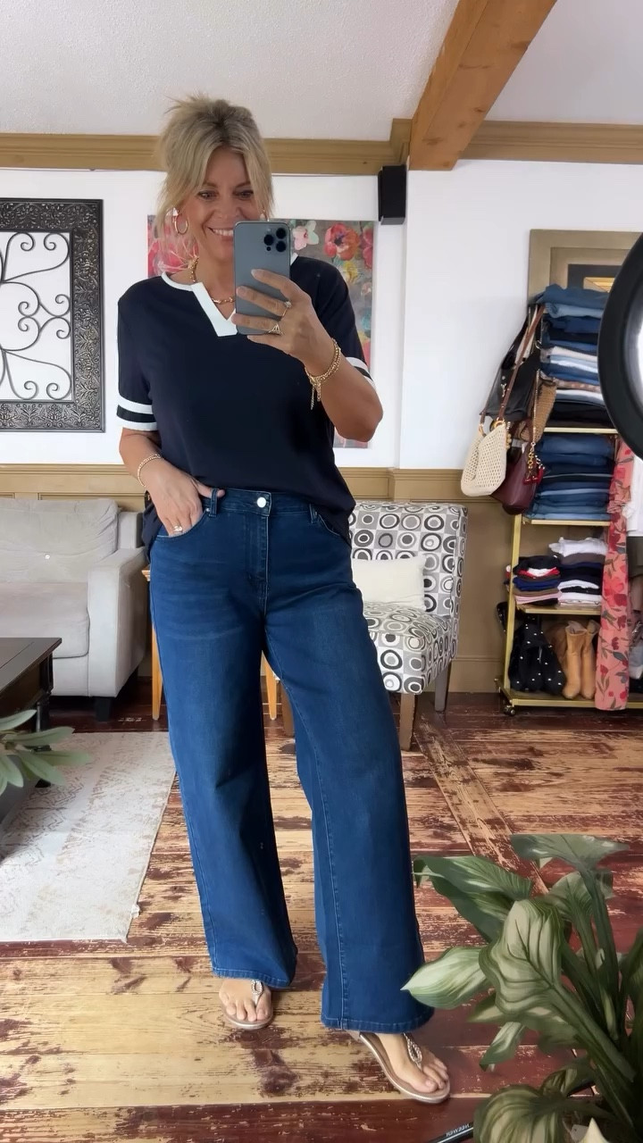 Elevated tee sie large, jeans size large 

#LTKMidsize #LTKOver40