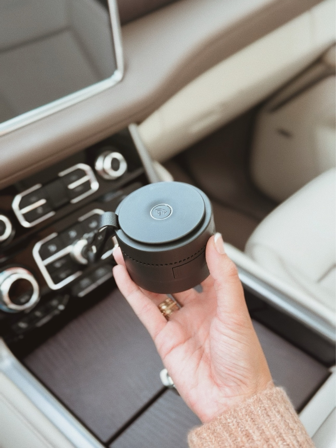 loving our Pura Car Diffuser 🤍