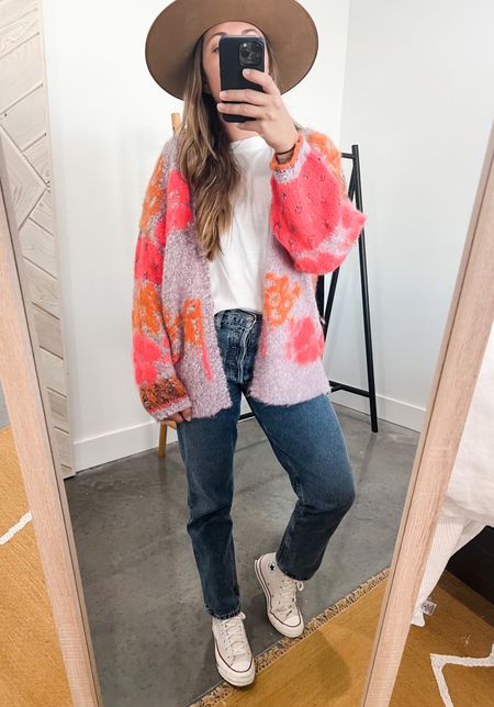 This cardigan y’all! Oemmmmgeeee. Not only is it so freaking soft; I LOVE the colors. A fun pop to this white tee! 

#freepeople #agolde #freepeoplestyle

#LTKstyletip