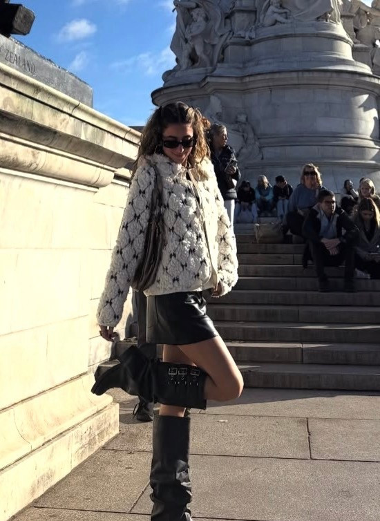 My comfy fit while site seeing in London 👑


#LTKHoliday #LTKSeasonal #LTKTravel