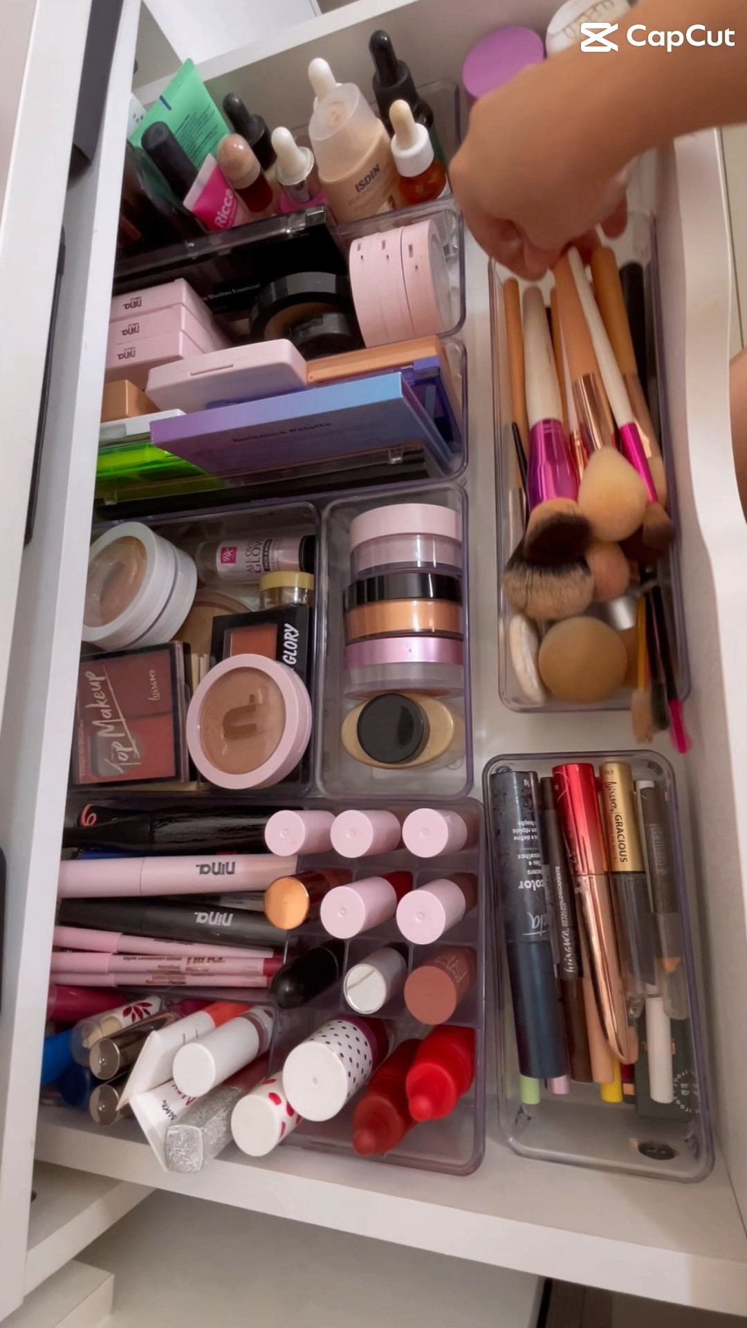 Organizadores perfeitos para transformar sua penteadeira em uma penteadeira dos sonhos 💖


#organizadores #organizadordemake #organizadordepincel #penteadeira 

#LTKbrasil #LTKhome #LTKbeauty