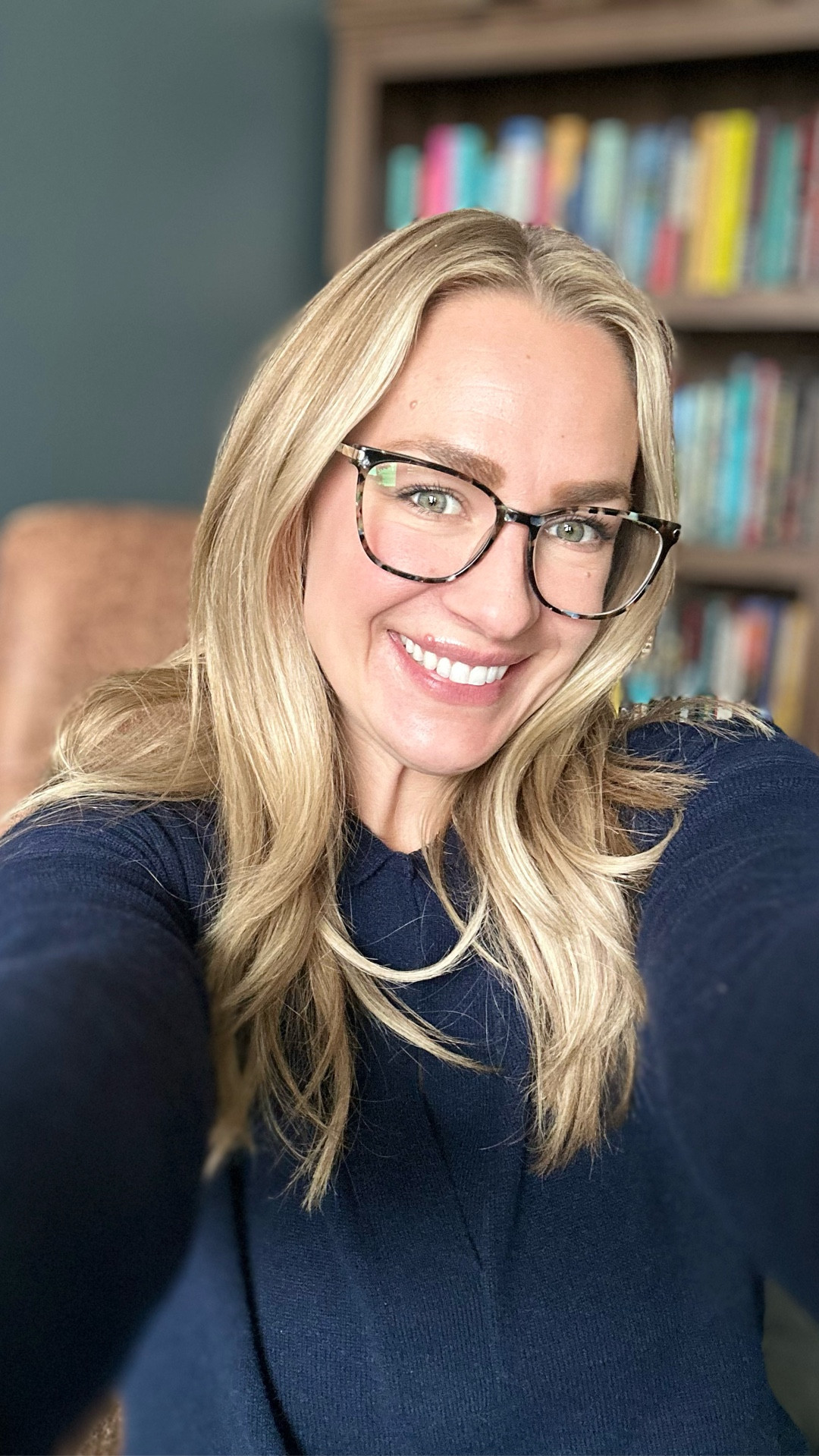 This Mongolian cashmere polo has quickly become my most-worn winter staple…soft, classic, and effortless! Comes in 6 gorgeous colors. @onequince #quinceparter