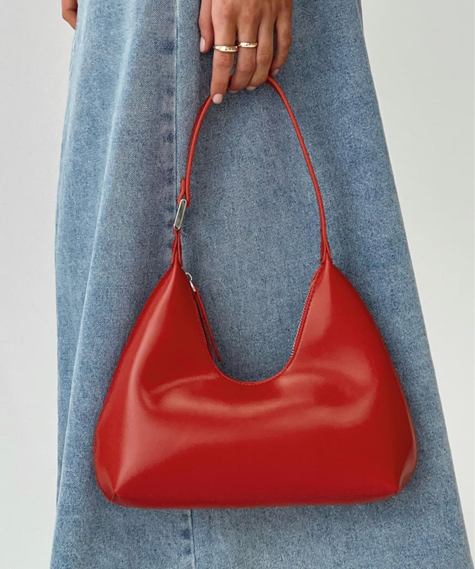 Red classic purse, love this style of handbag and it’s the perfect pop of red for any outfit #handbag #purse #red

#LTKstyletip #LTKfindsunder50 #LTKitbag