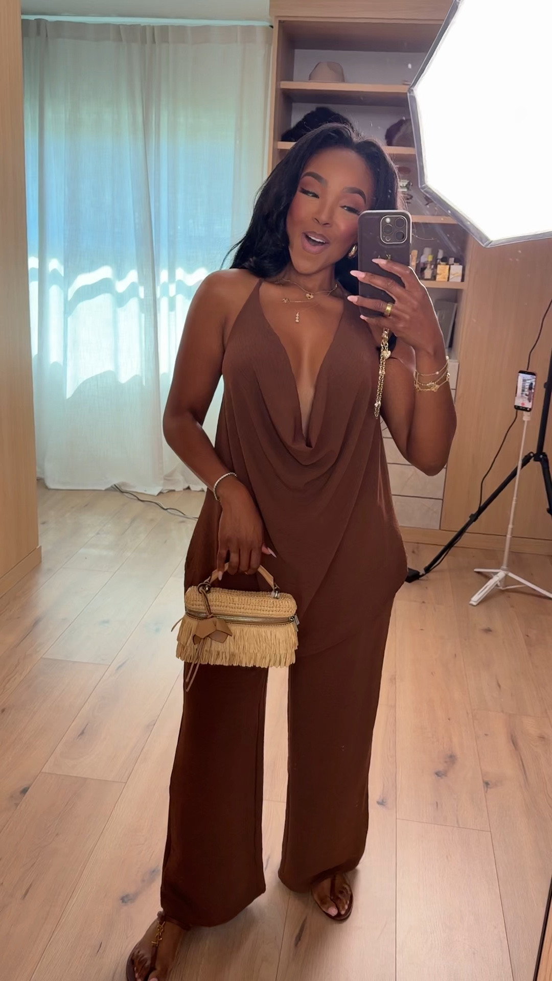 Scroll to shop this chocolate brown moment 🤎

This flowy, effortless look is giving vacation energy, elevated minimal, and warm neutrals—perfect for brunch, dinners, or your next getaway.

📏 Measurements: 5’4”, 140 lbs, 34D bust, 27” waist, 40” hips

Follow me on Instagram and YouTube @k