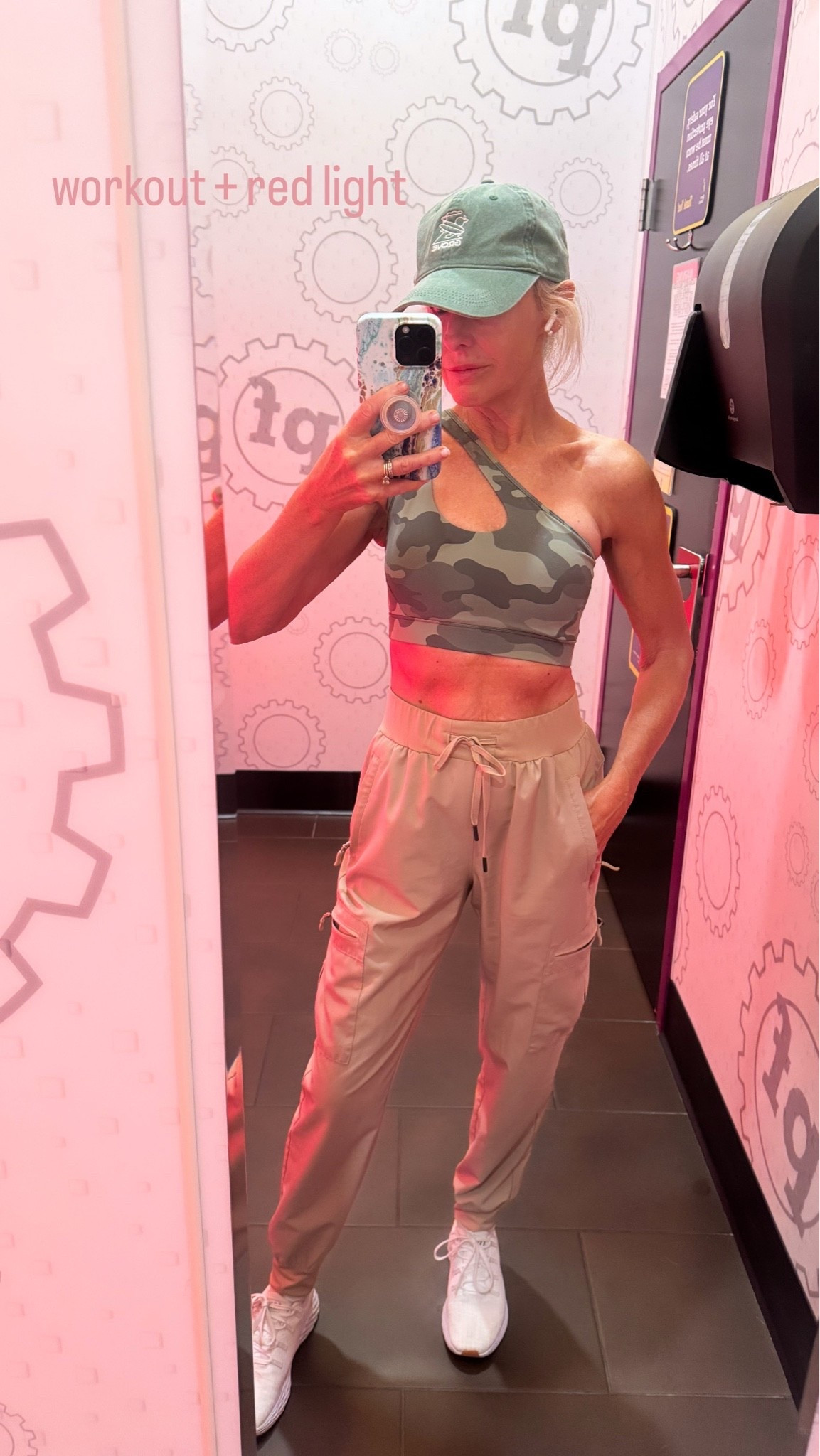 #workoutclothes #fitness #sportsbra #camo #joggers

#LTKootd #LTKPetite #LTKActive