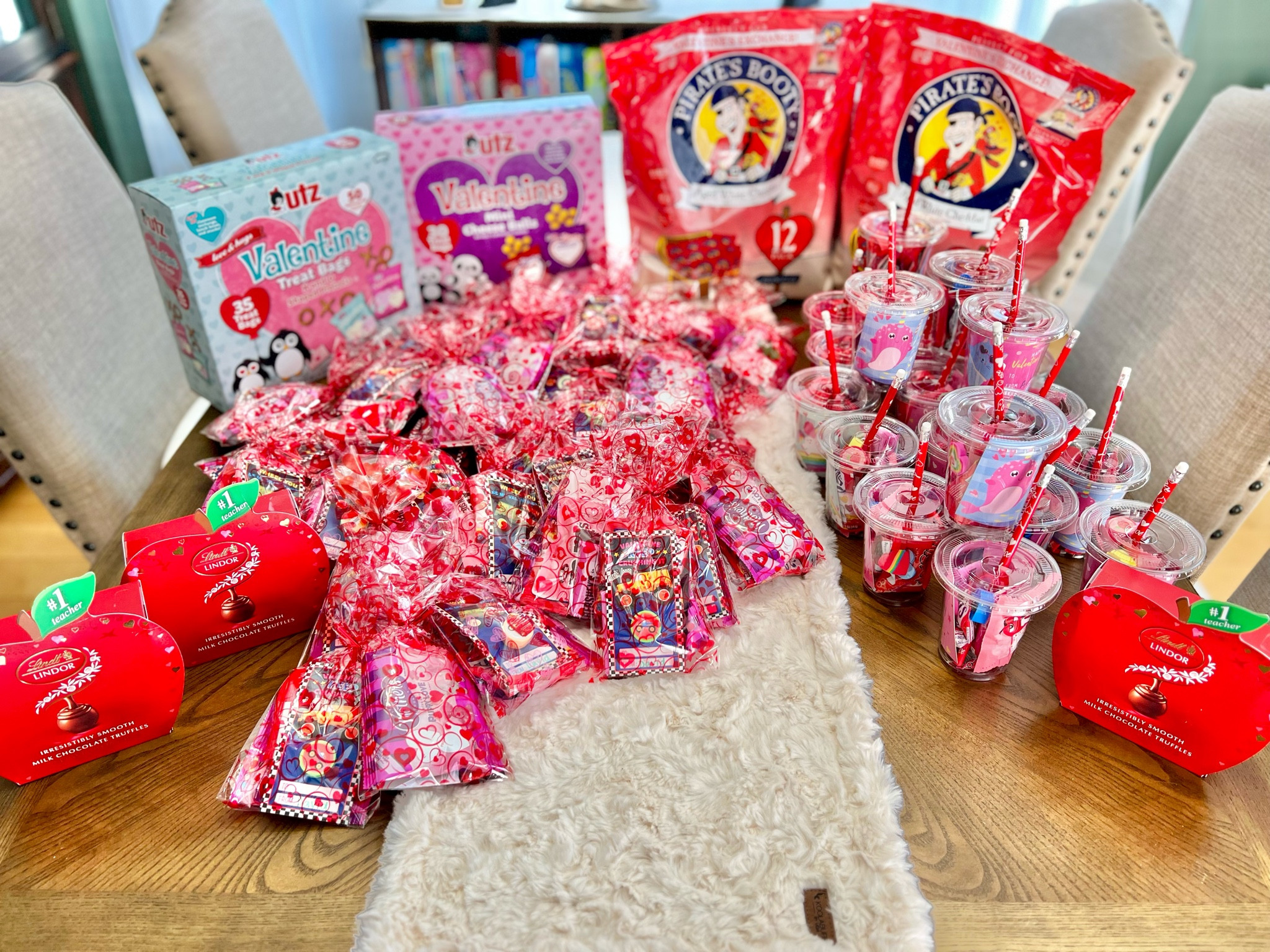 Adorable Valentine exchange goodie bags for kiddos classes! 💕

#valentine #classroom #parties

#LTKGiftGuide #LTKkids #LTKFind