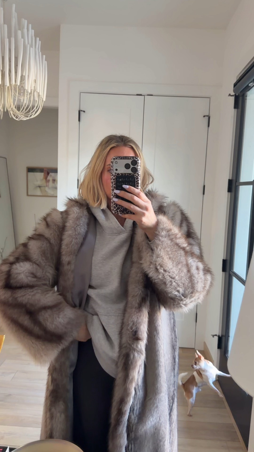 The power of a (faux) fur💁🏼‍♀️💁🏼‍♀️ wearing a medium in the coat. Wearing a medium in the Amazon sweatshirt. Wearing a small in the bra and an extra small in the leggings. my new favorite workout brand!

#LTKOver40 #LTKfitnessgoals #LTKstorytime