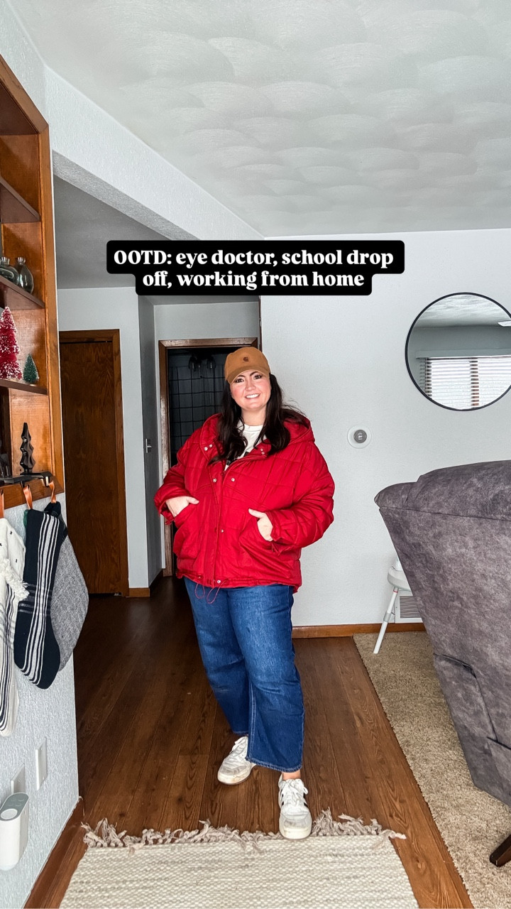 Moms on the go — you know jeans, sneakers, a hat, and a cute jacket is the uniform 🫶🏻