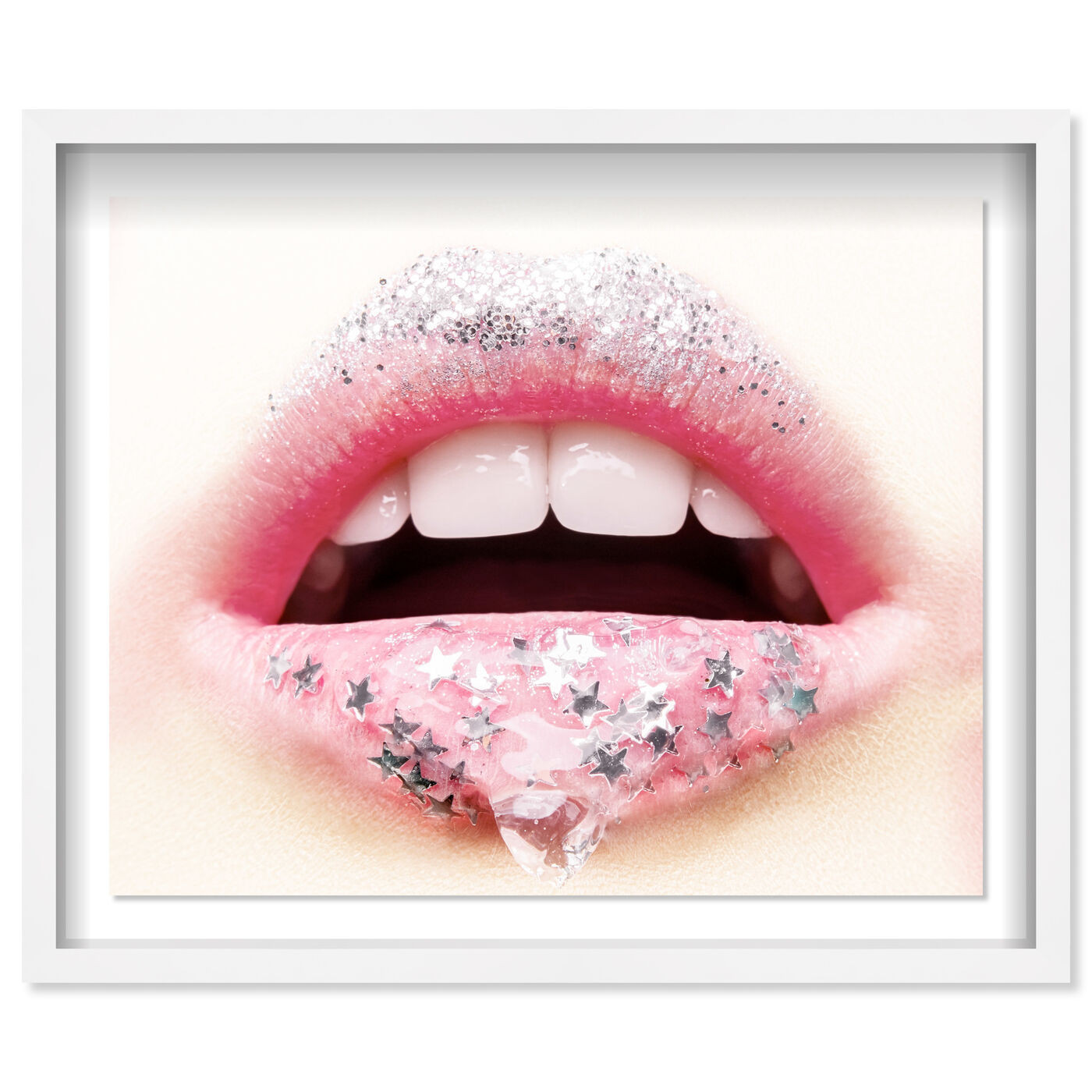 Star Kiss Wide | Fashion and Glam Wall Art by The Oliver Gal | Oliver Gal