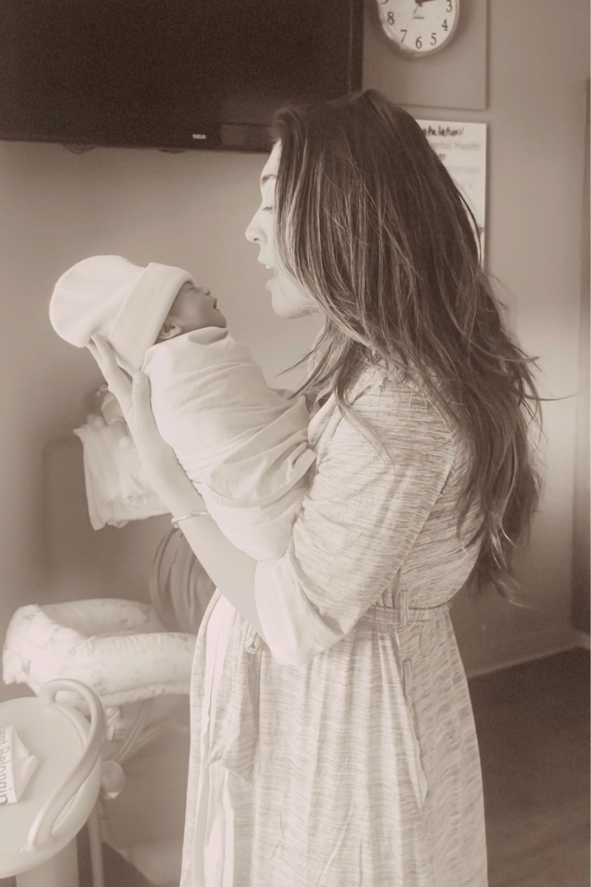 Postpartum robe of dreams ✨ 

Buttery, soft, and breathable. The perfect robe for all things breastfeeding with your new little bebe. 

USE code: BROOKEBODE15 for a discount at checkout

#LTKBaby #LTKStyleTip #LTKBump