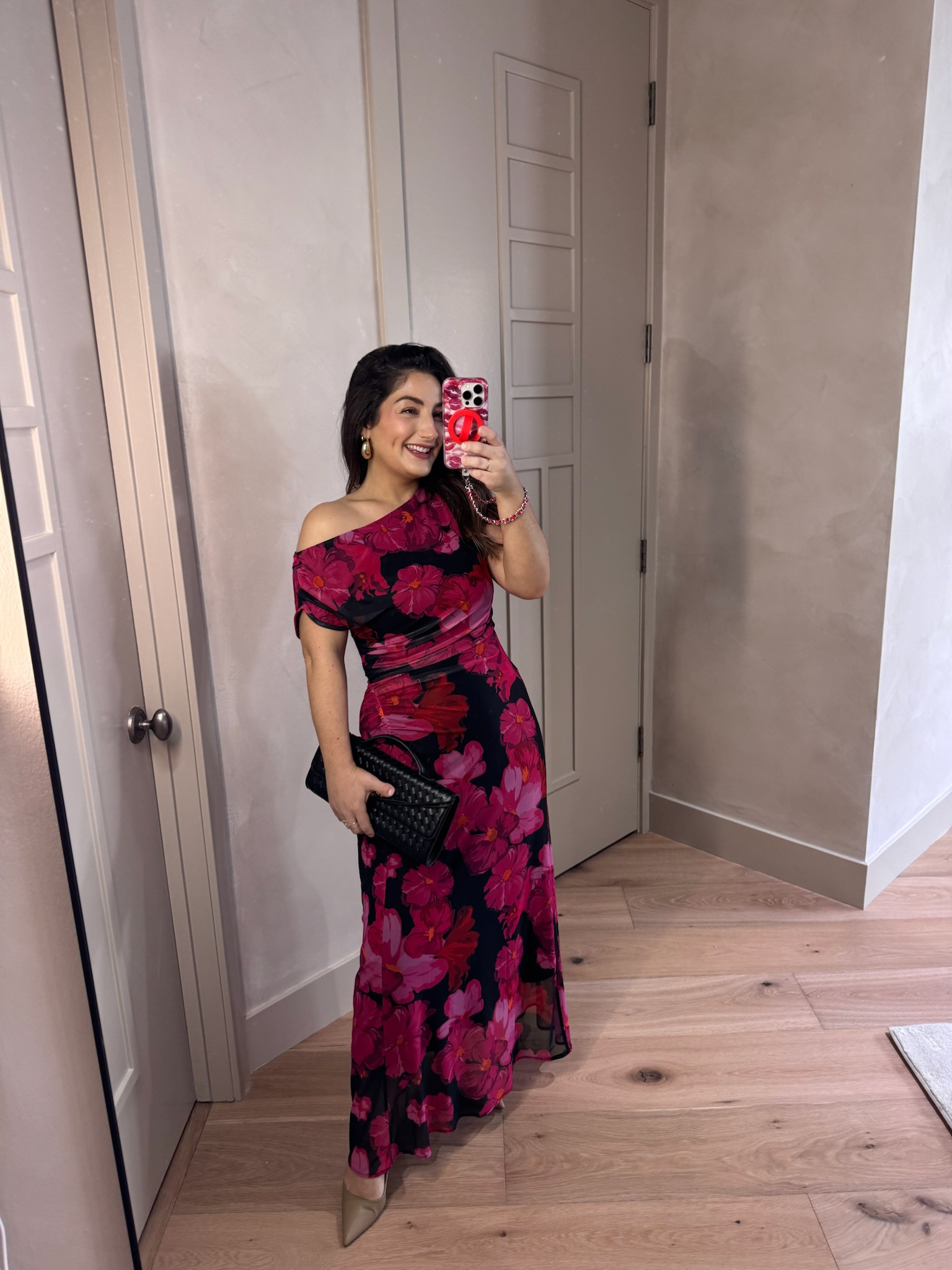 Loving this off-shoulder floral dress! 

Special occasion or wedding guest dress! 

Dress size small 
5'0" 140lbs
Petite friendly

#LTKSaleAlert #LTKPetite #LTKWedding