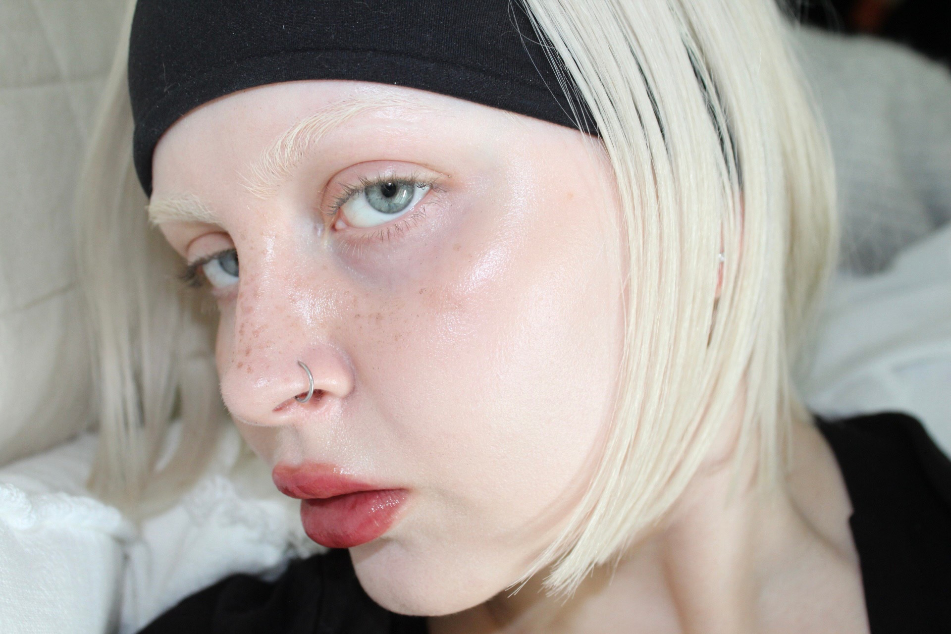 Faux freckles + natural skin ｡𖦹°‧

#LTKBeauty