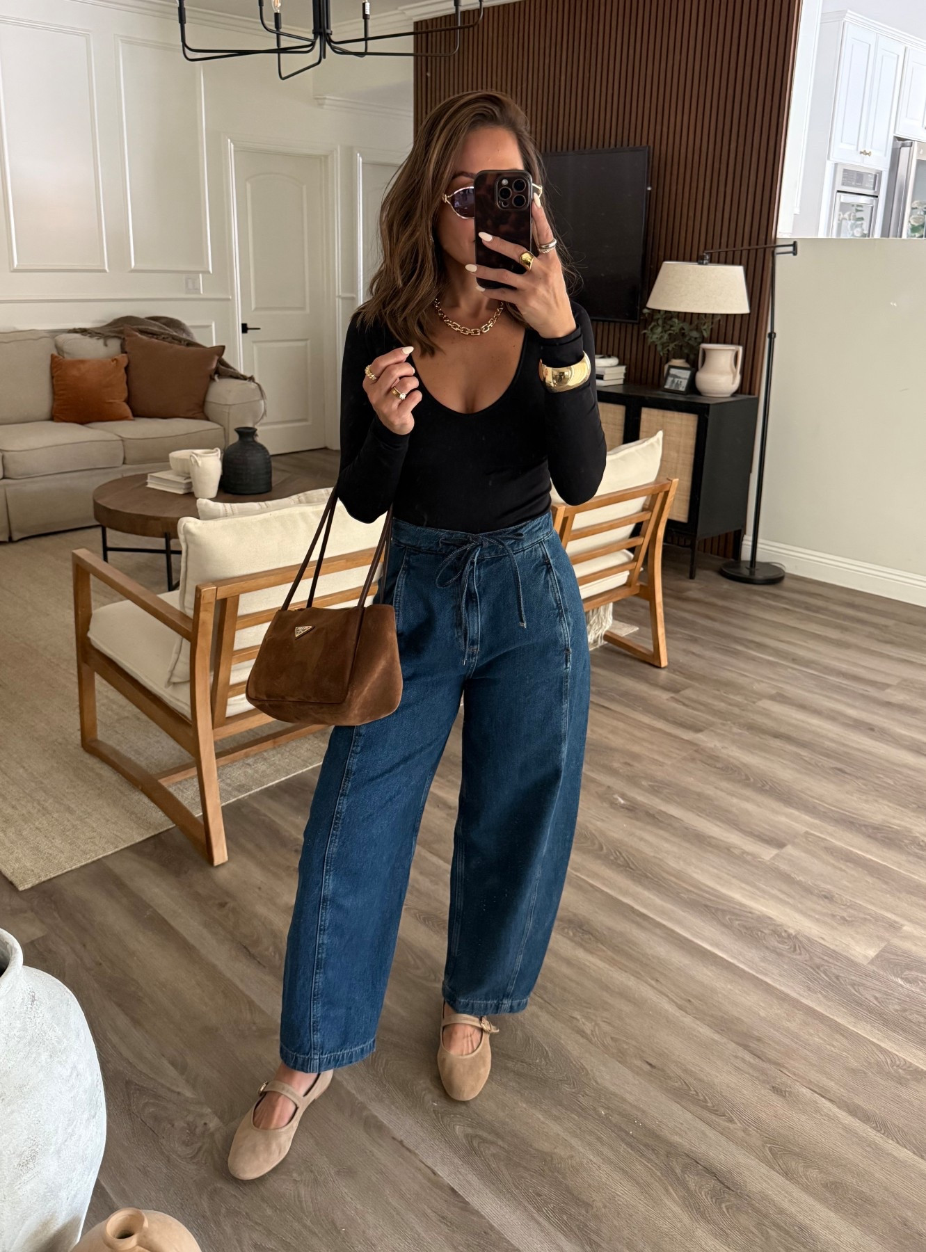 Comfy.  Casual.  Chic.  
Use code:  ZOILA30 to save on the bodysuit 🤌🏻🤌🏻🖤
Jeans are size 2
Imm5’4”/130

#LTKSeasonal #LTKU #LTKOver40