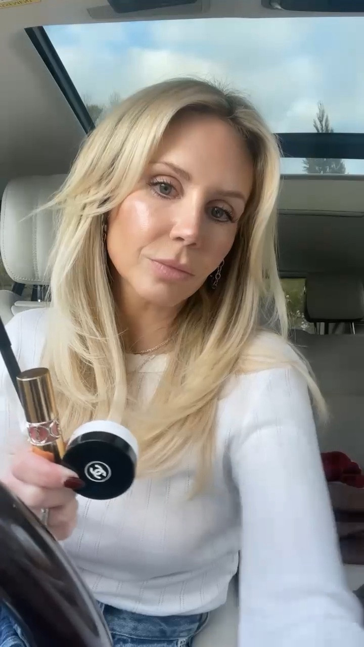 My favorite @nordstrombeauty December picks! #

MAC liner - soar
Ysl lipstick #44
Chanel balm
Dior loose powderr#LTKHoliday

#LTKVideo #LTKbeauty