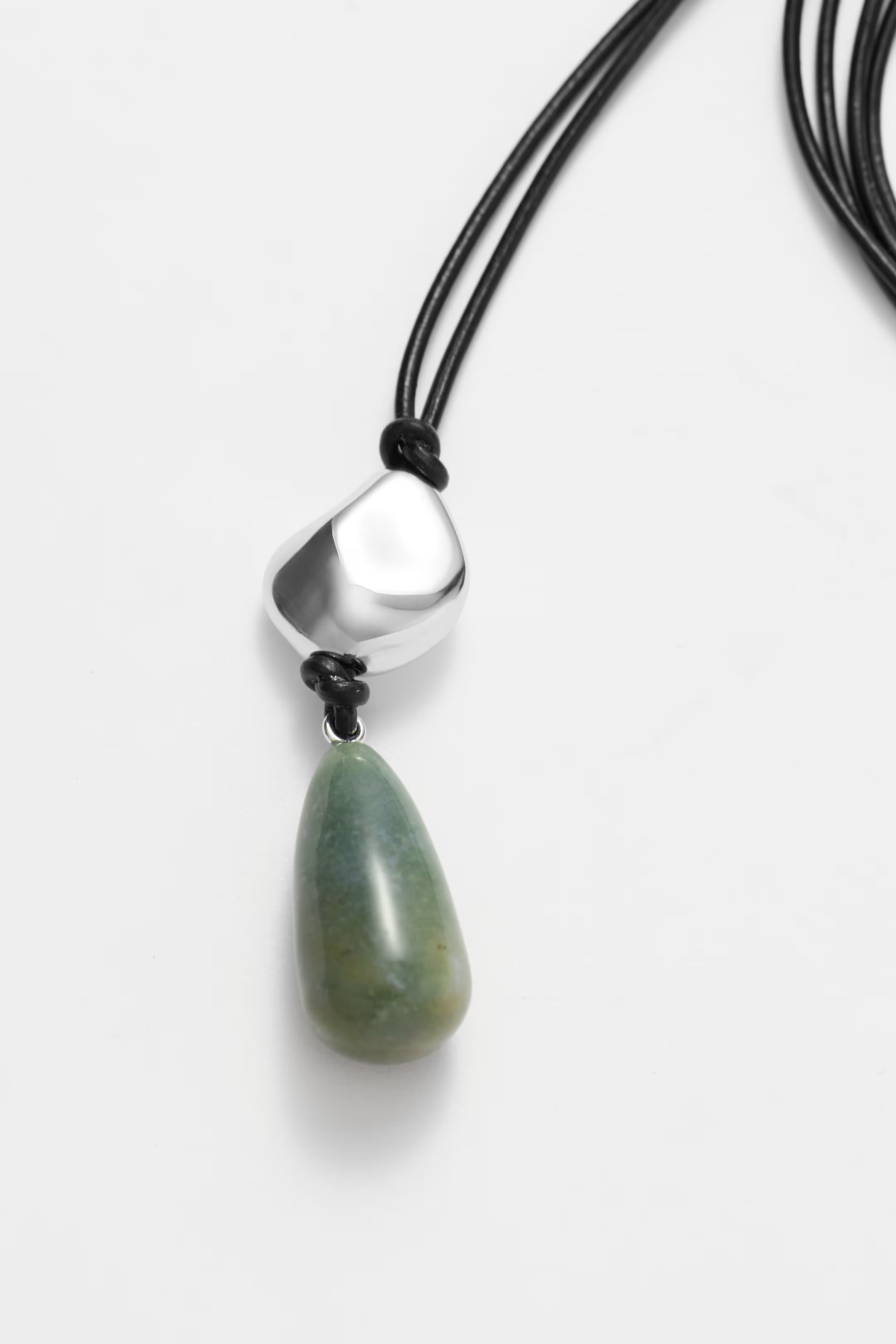 Cord Stone-Pendant Necklace | H&M (UK, MY, IN, SG, PH, TW, HK)