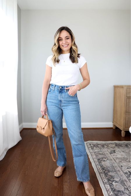 White t-shirt six ways 

Madewell top: xxs 
Abercrombie jeans: 24 extra short
Shutz flats: tts 
Polene bag (unable to link) 

My measurements for reference: 4’10” 105lbs bust, waist, hips 32”, 24”, 35” size 5 shoe 

#LTKstyletip #LTKSeasonal