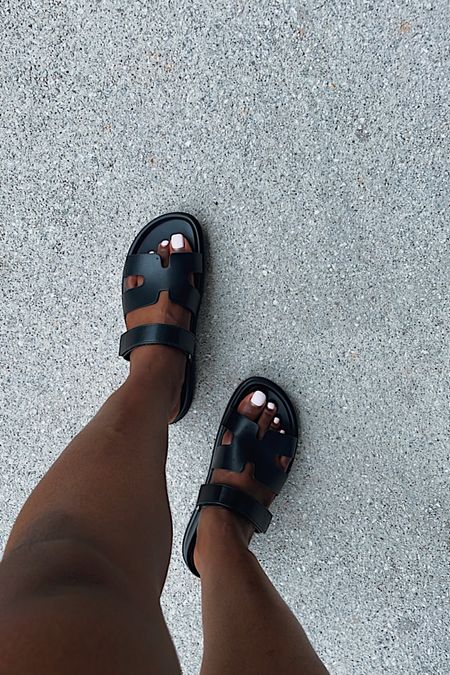 the comfiest slide sandals when I don’t feel like thinking about what I want to put on 

#LTKStyleTip #LTKShoeCrush #LTKFindsUnder50