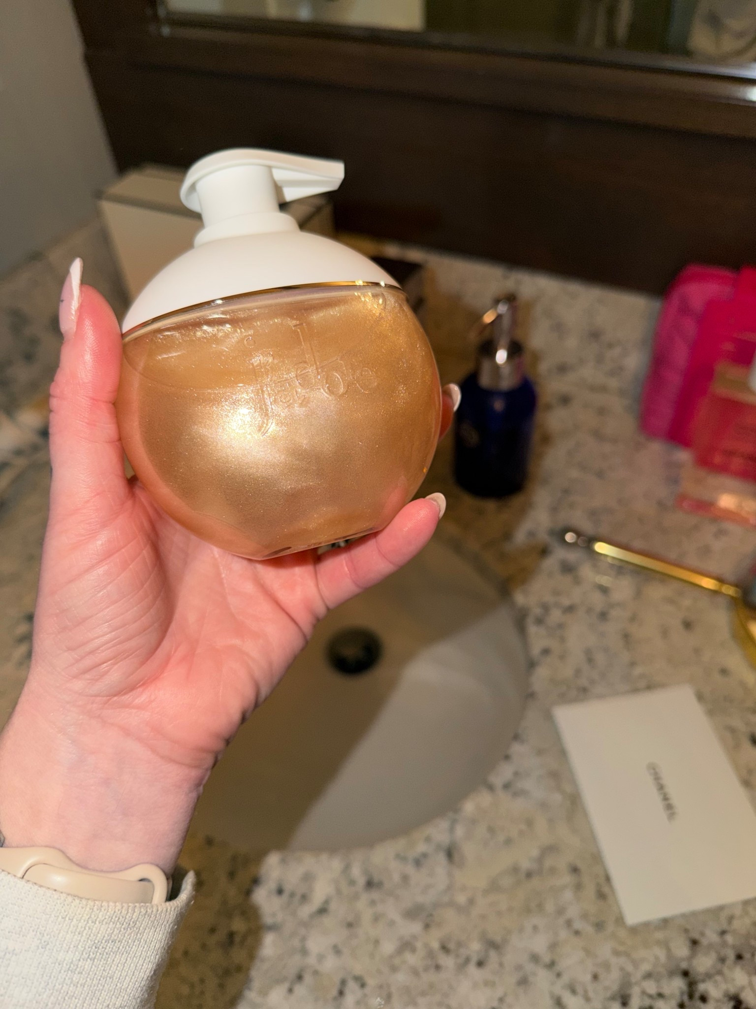 New Dior Les adorables shimmering body oil in signature j’adore scent 
Body care and skincare to stay hydrated this winter 