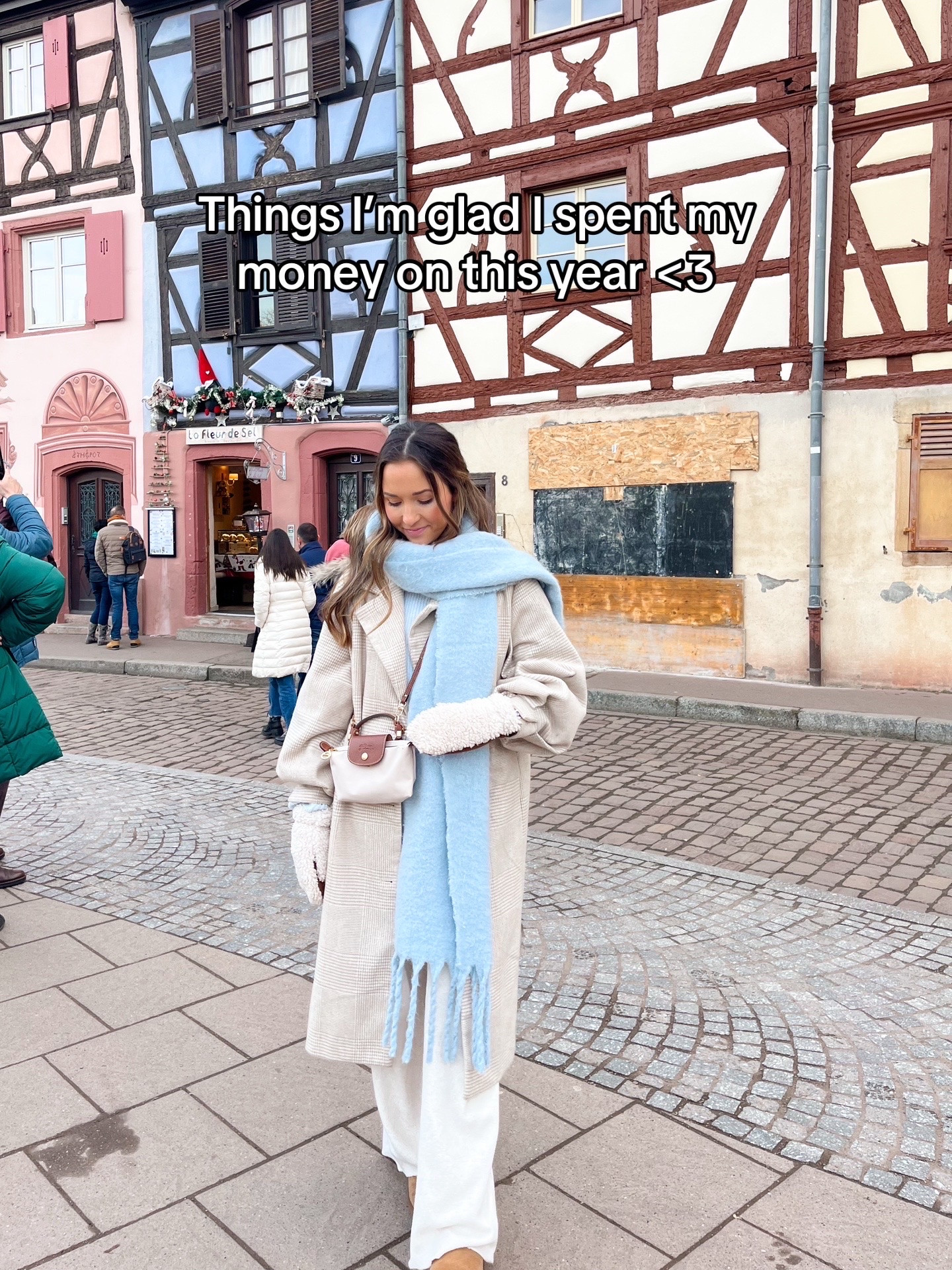 2024 faves!

Gilly hicks active, Abercrombie linen pants, dream pairs Uggs on Amazon, longchamp mini, Tula, Bala bangles 