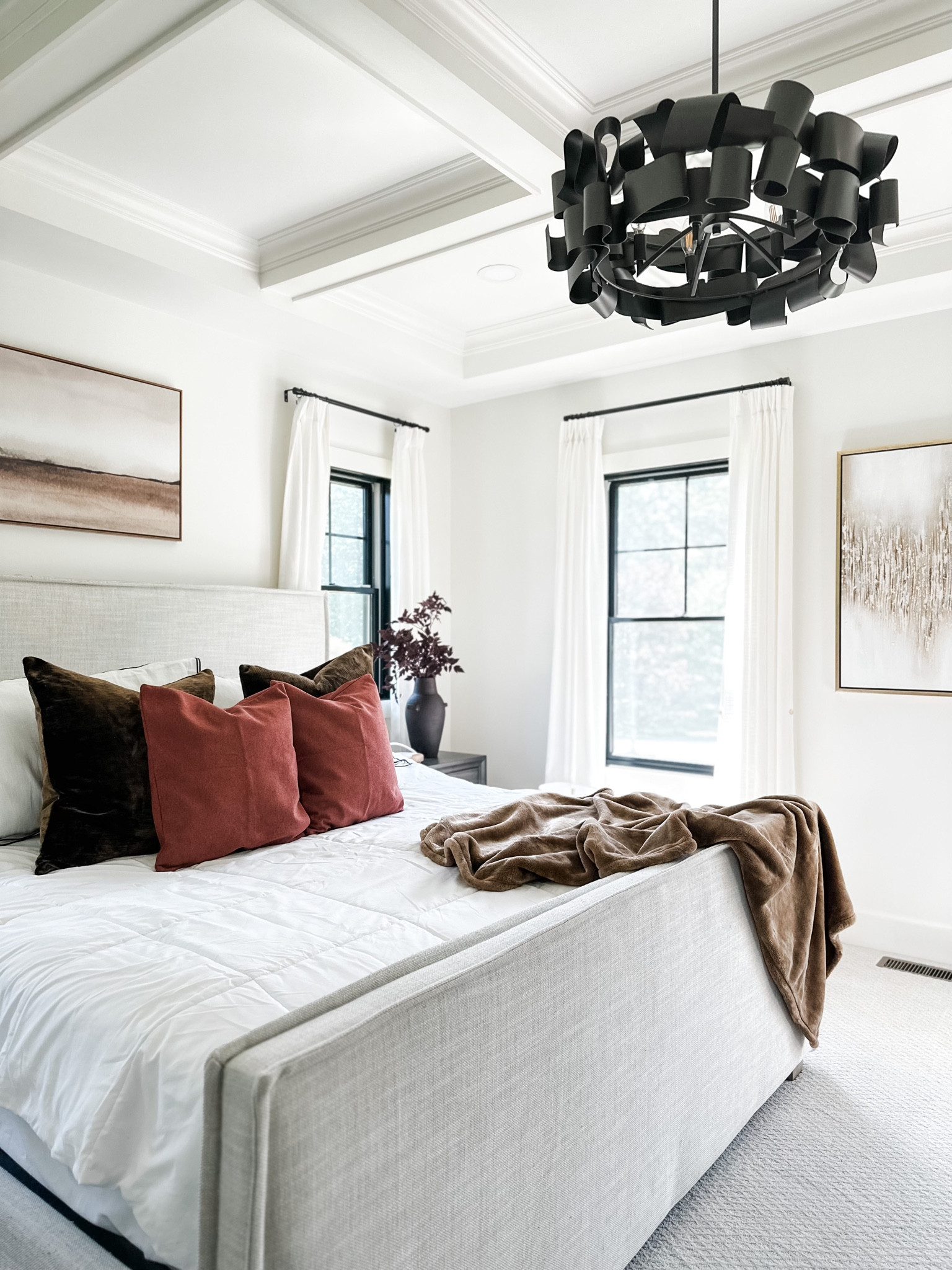 Organic modern master bedroom



Lighting, chandelier, bedroom design, throw blanket, pillow covers, throw pillows wall art, neutral home design decor, #LTKFind

#LTKhome
