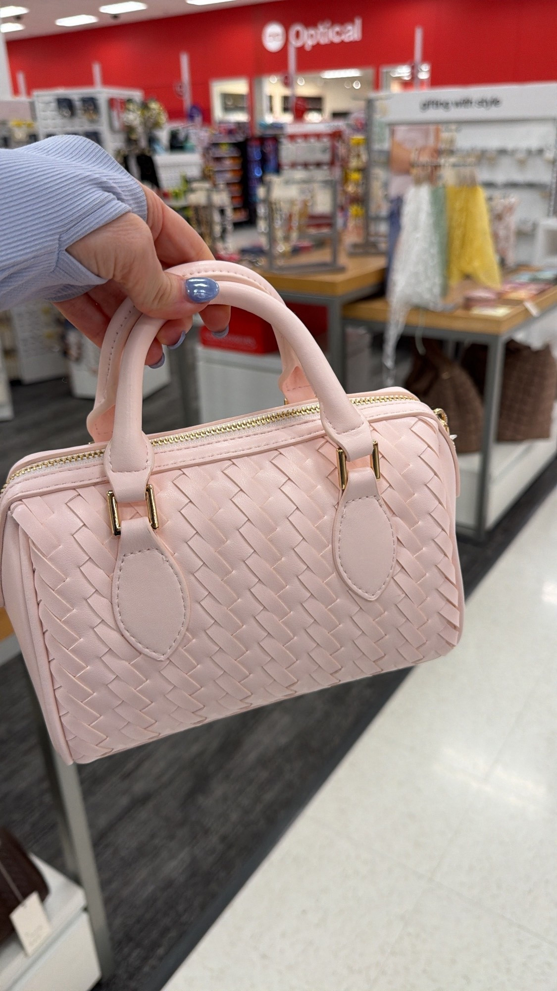 Spring handbag
Spring purse 

#LTKootd #LTKSaleAlert