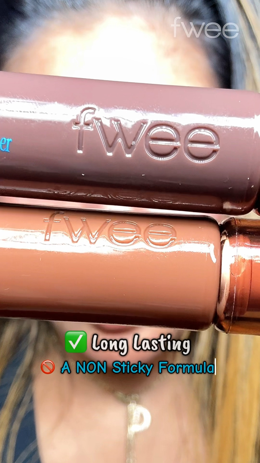  ✨You Guys Kept Asking What Was On My Lips In My Last Video, So I Delivered! 👄 
This Is The Long-Lasting Dual Coloring Stick Lip+Liner By @fwee ‼️ They Have 6 Beautiful Long Lasting Shades To Choose From, 💪🏼
I’m Obviously Obsessed With The 🧪Formula ❣️
Perfect For Any Skin Type To Create That Perfect Lip Combo Of Your Choice! 💄
 💗Es El Toque Final Que Tu Maquillaje Necesita! 🫦💖@fwee 

#fwee #lipcombotiktok #virallipcombo #fyp #dianatheeboss  