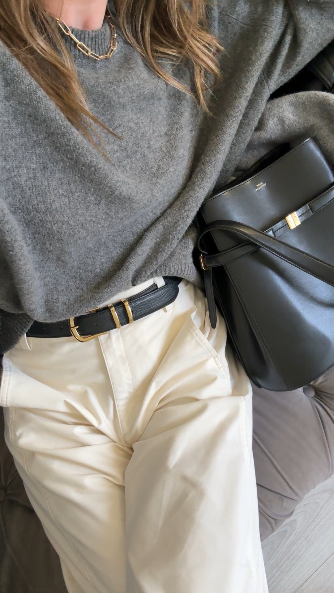 White Uniqlo jeans + grey knit 

White trousers | belt | bag | spring | summer | April | uk | outfit 


#LTKsummer #LTKuk #LTKspring