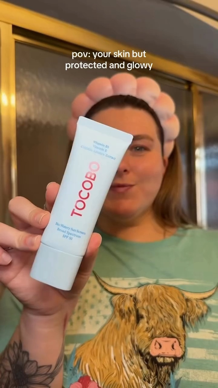 no makeup… just spf

lightweight, no white cast, and leaves my skin looking naturally glowy

#sunscreen #koreanskincare #glowyskin #skincare #beautyfinds

#LTKgrwm #LTKBeauty #LTKselfcare