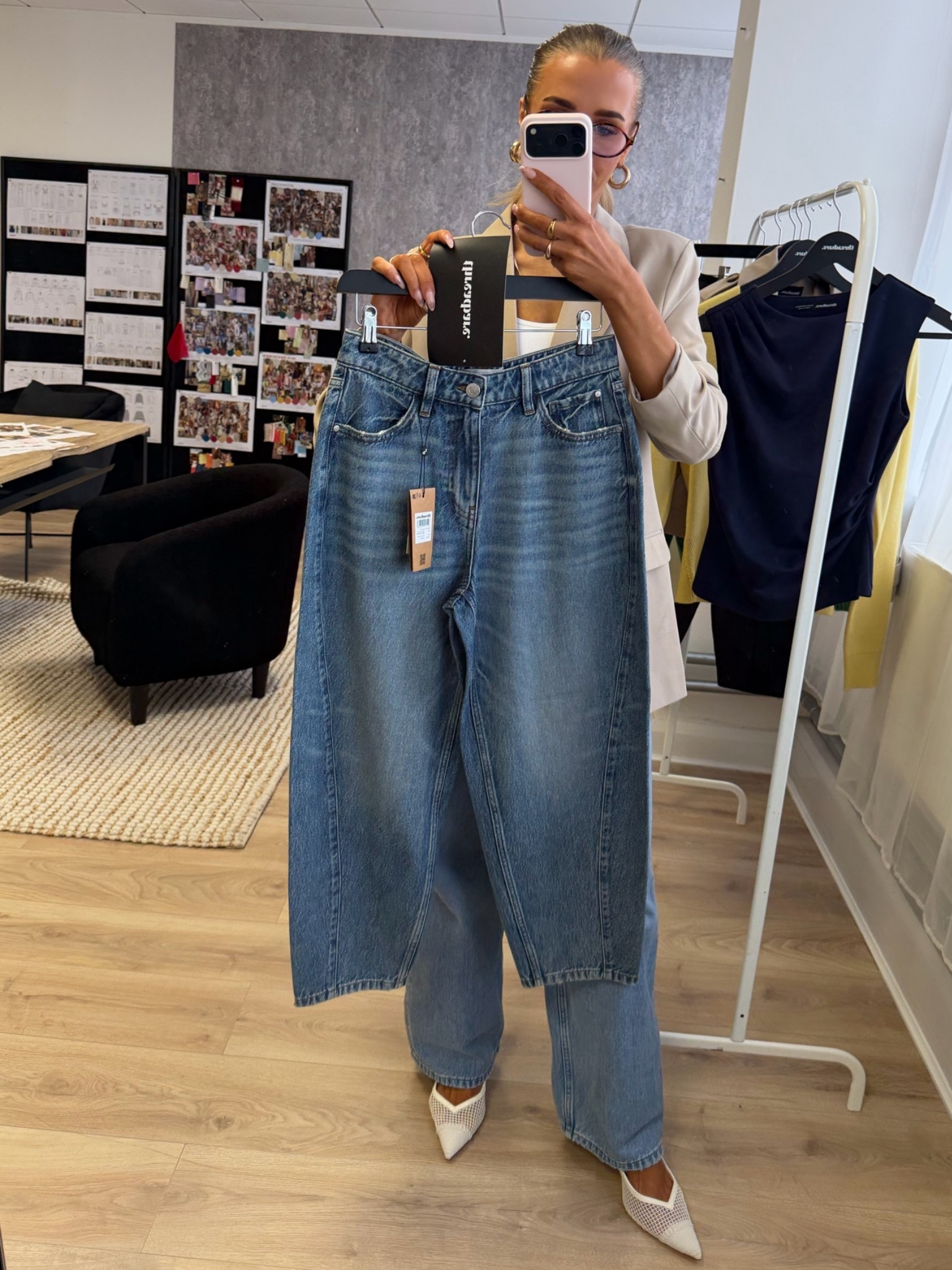 Barrel jeans of dreams! Quality is so thick for such a fabbbb price! 👏🏽 true to size too!!!!

#LTKuk #LTKsummer #LTKjeans