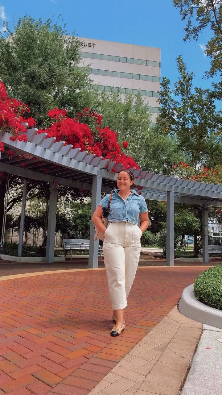 Today’s Mini Vlog — 2 Color Analysis Sessions with Facial Features Assessments (one of them with makeup shopping!) quick snack at my favorite Toastique – their avocado toast is the best! Also, styling my new @khaite jeans 😘

#LTKSeasonal #LTKdayinmylife #LTKselfcare