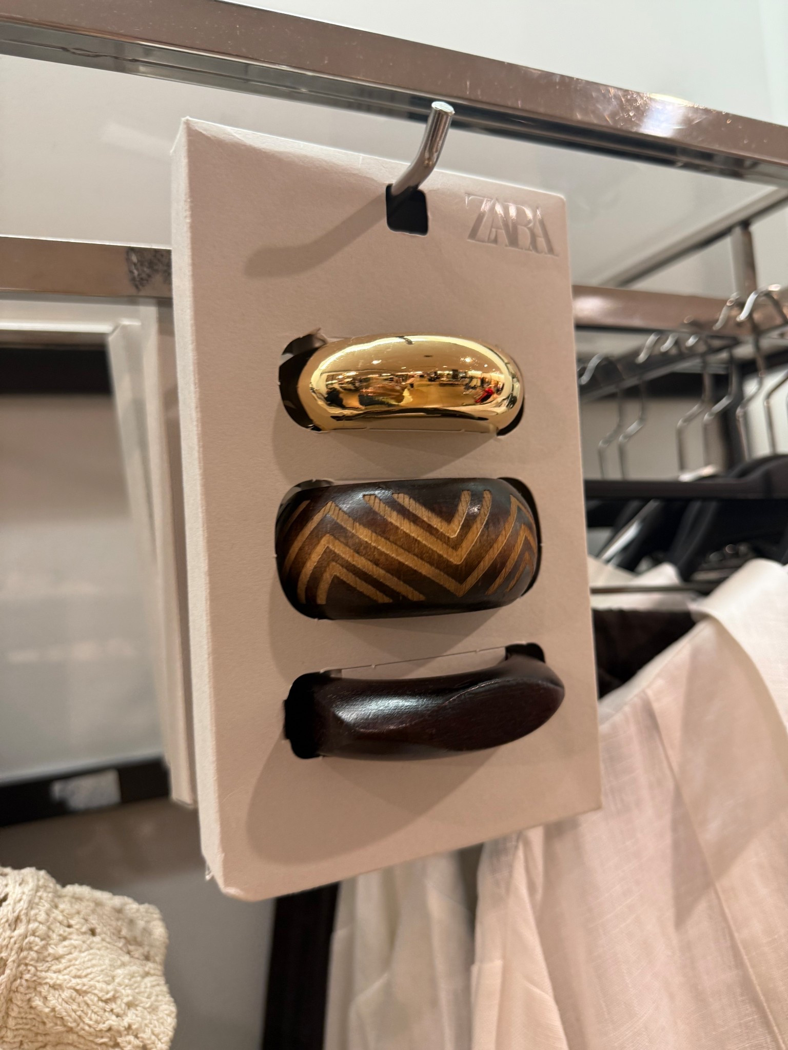 Statement bangles perfect for Sommer outfits 

#LTKSeasonal