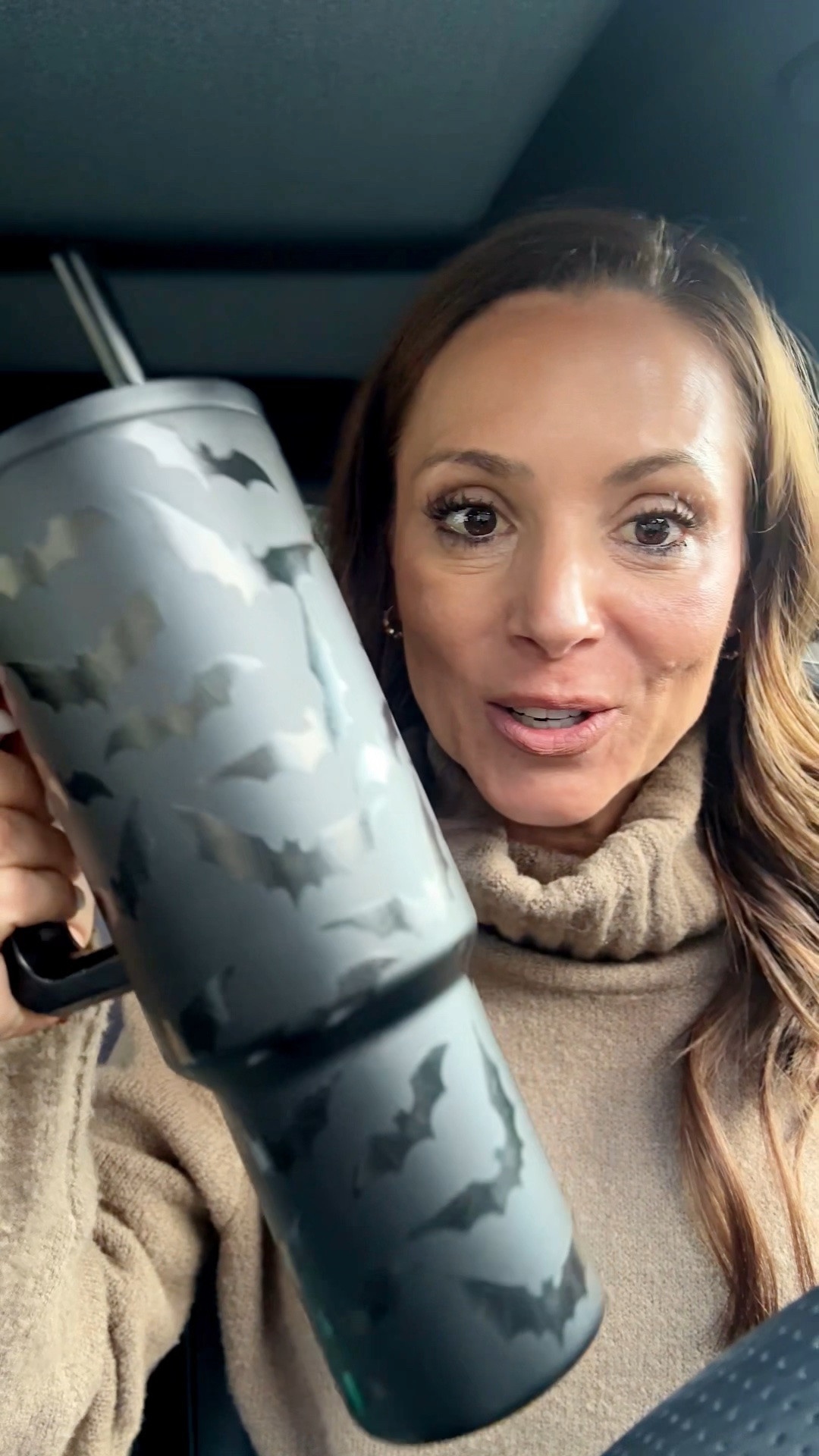 These Simple Modern Halloween tumblers are giving everyday drink + fall personality all in one. 🖤

They’re great for iced coffee, water, and your favorite drinks on the go, with insulation to keep beverages hot or cold for hours and a sweat-free exterior.

Plus, the cupholder-friendly shape means your new favorite Halloween cup can actually come with you everywhere.

Cute enough for spooky season. Practical enough for every day. 👻

#AD
#Halloween
#Fall
#SpookySeason
#Tumblers
#SimpleModern