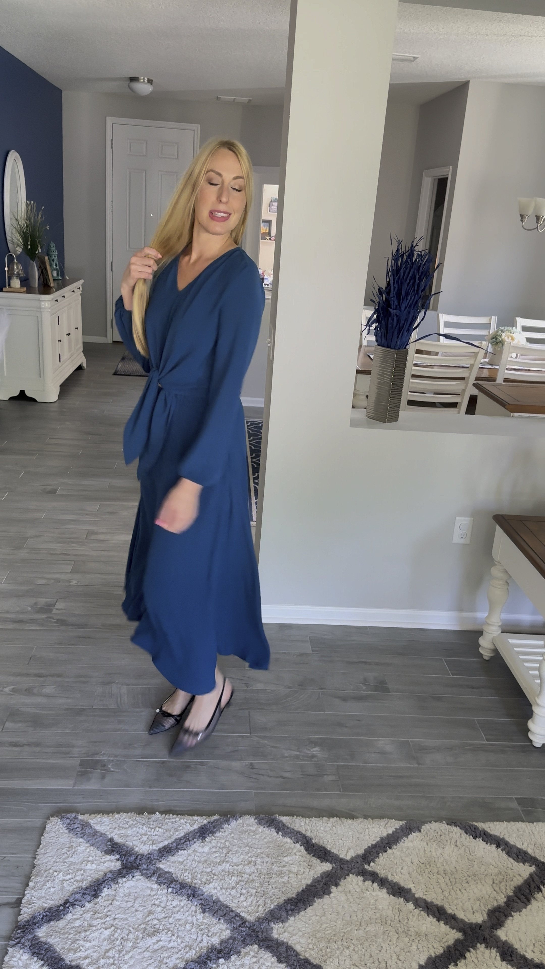 2 piece set
💙 high waisted skirt 
💙 crop top that ties in the front
💙 wearing size small

#LTKFindsUnder50 #LTKStyleTip #LTKWorkwear