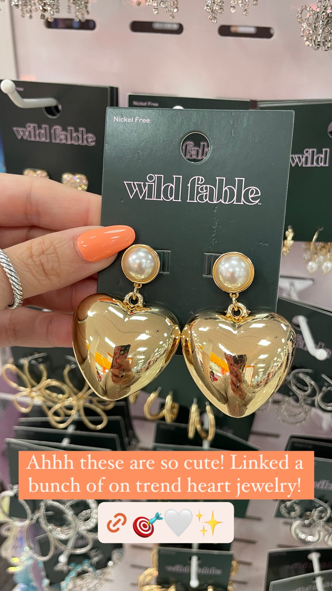 In love with the heart trend right now! And yesss it is staying trendy past Valentine’s Day! It’s at alll my vendors, along with bows 🤍✨🎀💝